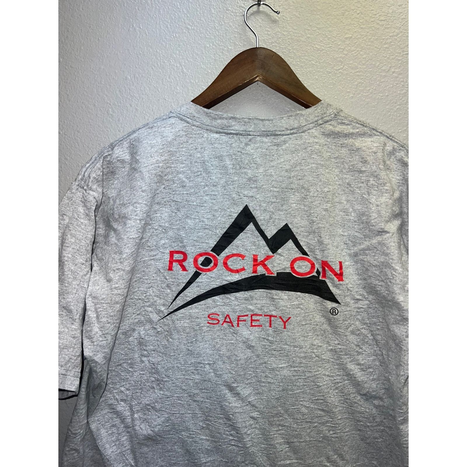 Gildan Vintage Million Hour Ale Shirt Beer Workplace Safety Tee L Size US L / EU 52-54 / 3 - 6 Thumbnail