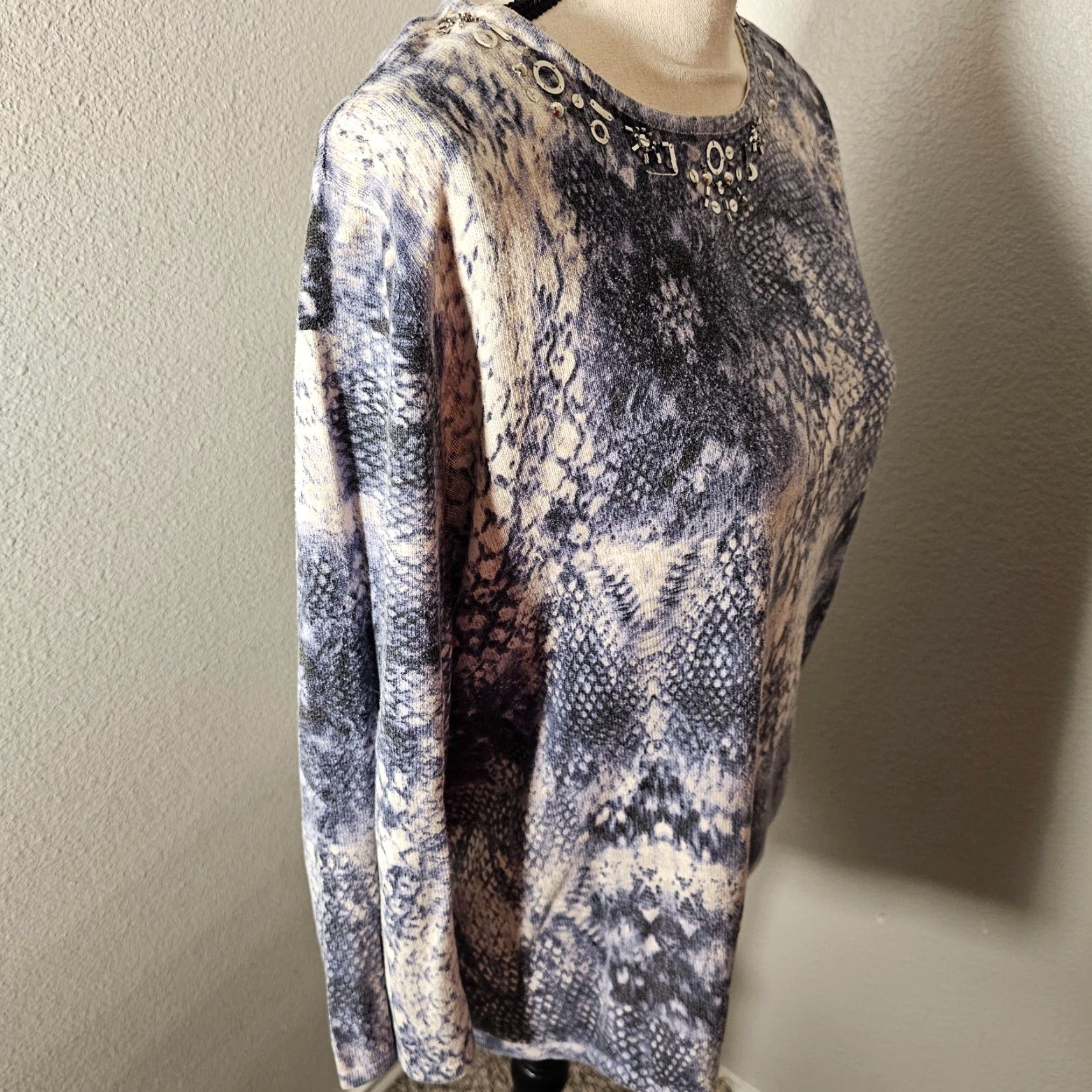 Vintage Alfred Dunner Blouse Women M Blue Cotton Spandex 3/4 Sleeve Round Neck Pullover Casual Snakeskin Pattern Womens Size M / US 6-8 / IT 42-44 - 5 Thumbnail