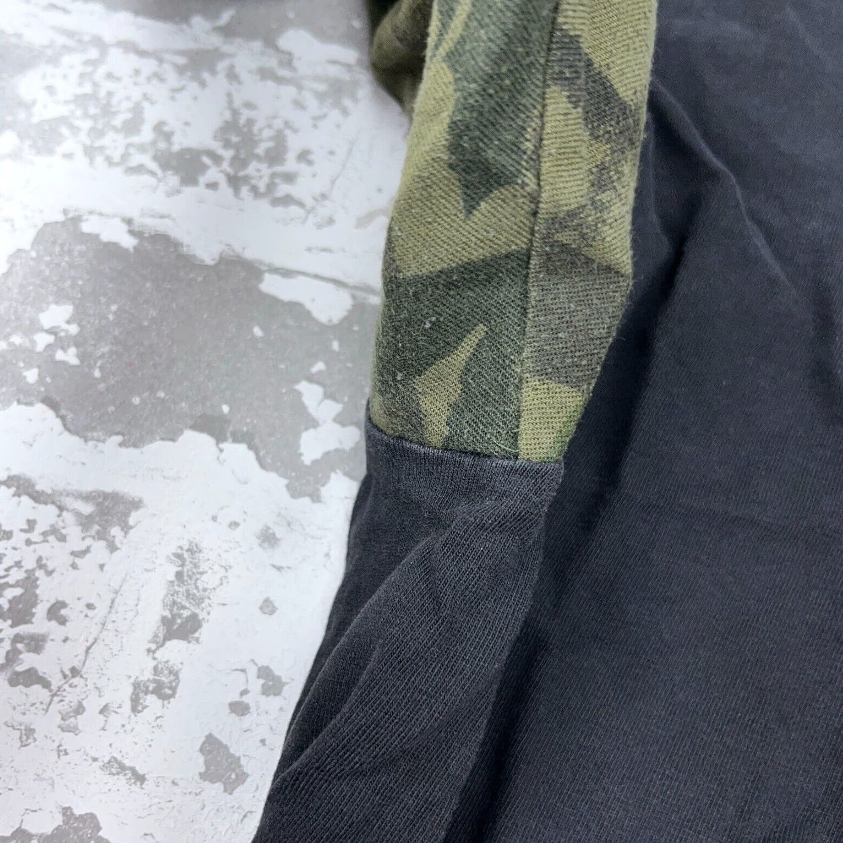 Vintage VINTAGE Men Large Black Hunting Graphic Print T-Shirt 80s Deer Outdoor Camouflage Tee's Unlimited Size US L / EU 52-54 / 3 - 6 Thumbnail