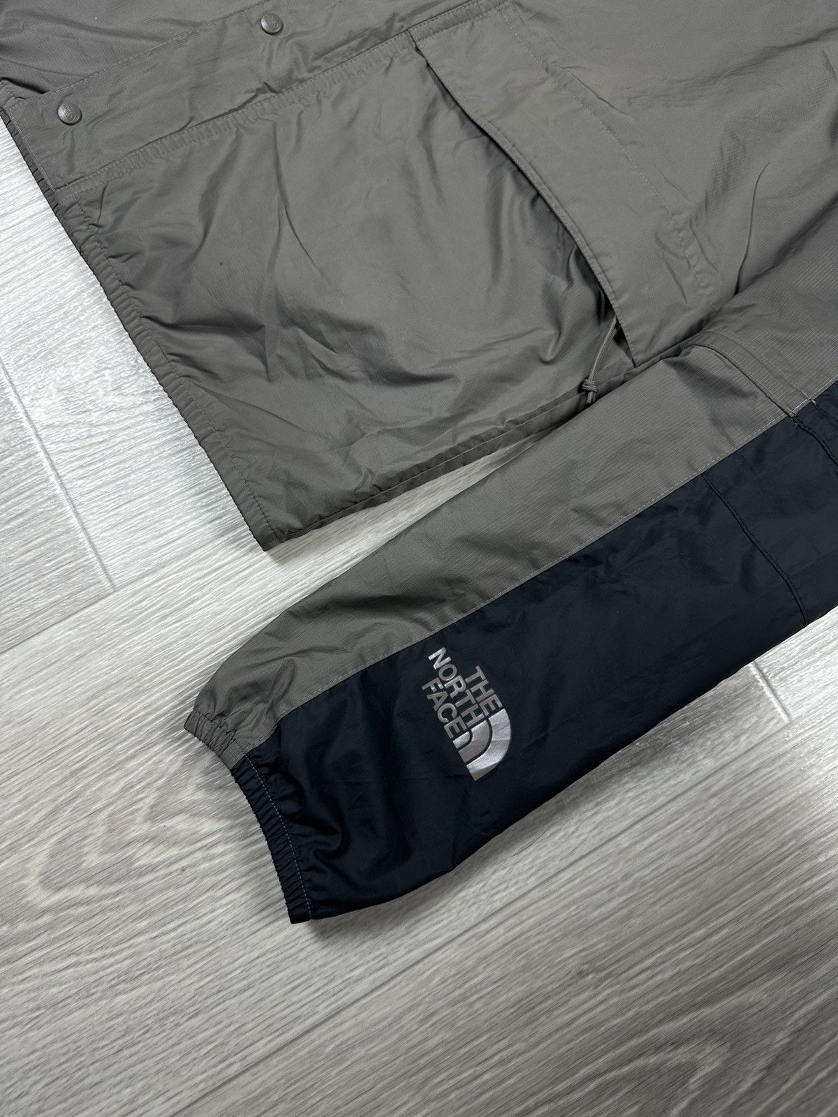 The North Face The North Face Seasonal Mountain Windbreaker Jacket Size S Size US S / EU 44-46 / 1 - 5 Thumbnail
