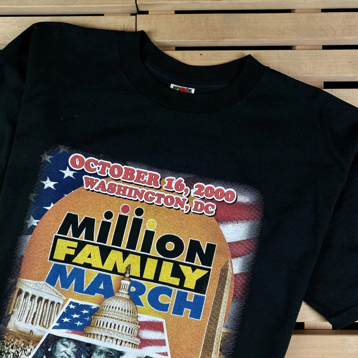 Vintage Mens Vintage T-Shirt Million Family March 2000 Size XL Size US XL / EU 56 / 4 - 2 Thumbnail