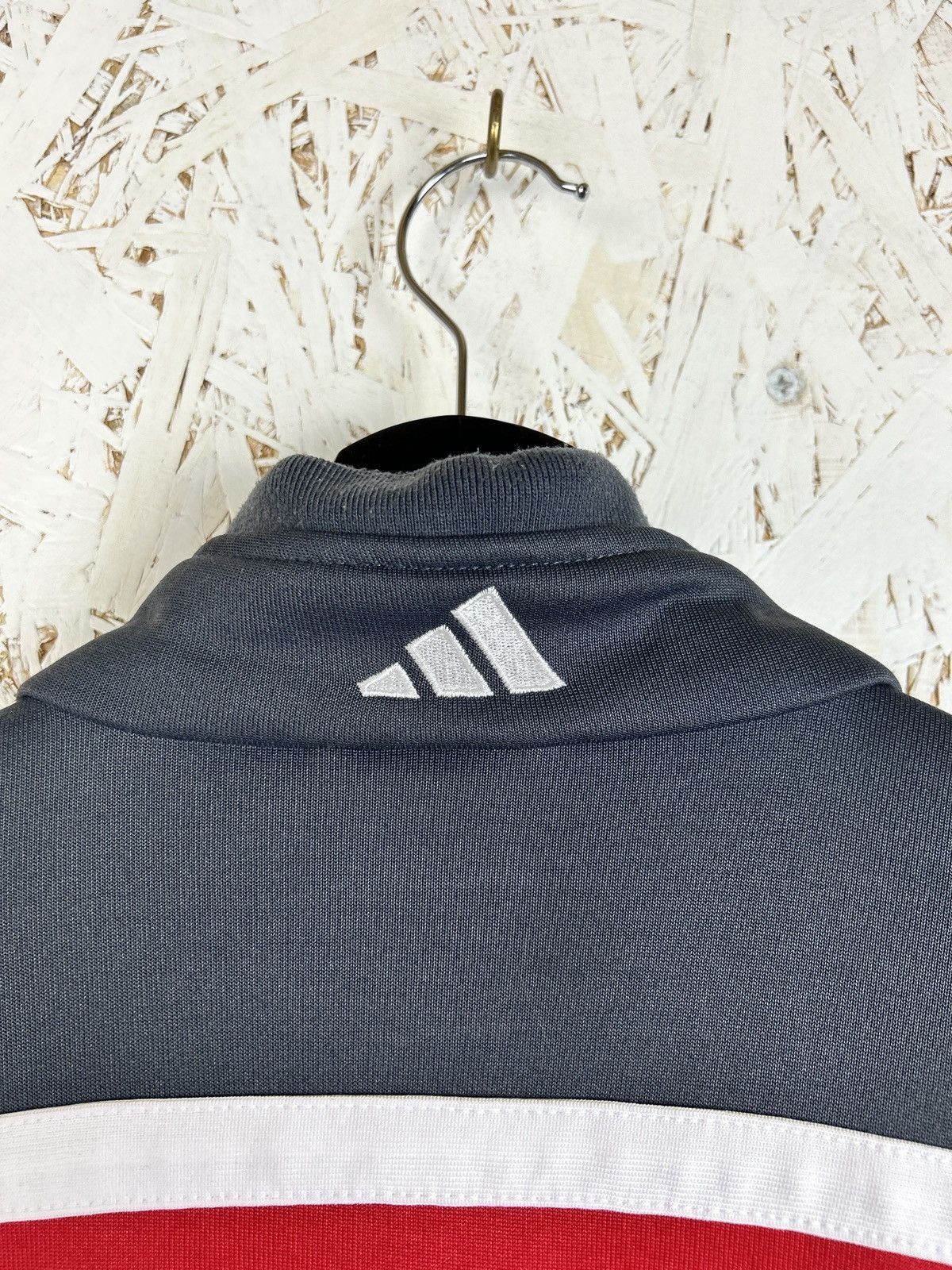 Adidas 00s Adidas Stuttgart 2001/02 Tracksuit Jacket Red Size L Size US L / EU 52-54 / 3 - 12 Thumbnail
