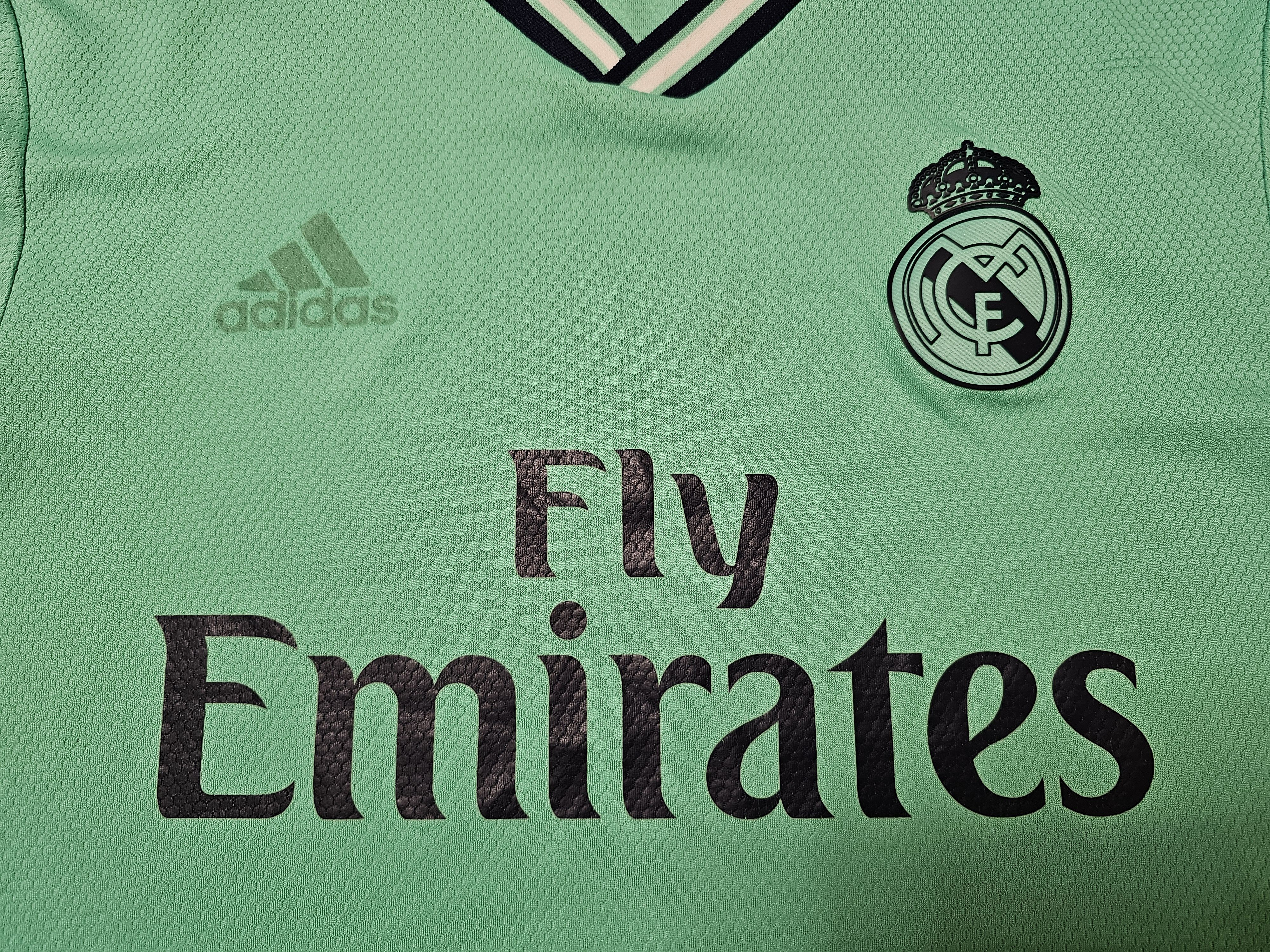 Adidas REAL MADRID 2019 2020 THIRD FOOTBALL SHIRT SOCCER JERSEY Size US S / EU 44-46 / 1 - 3 Thumbnail