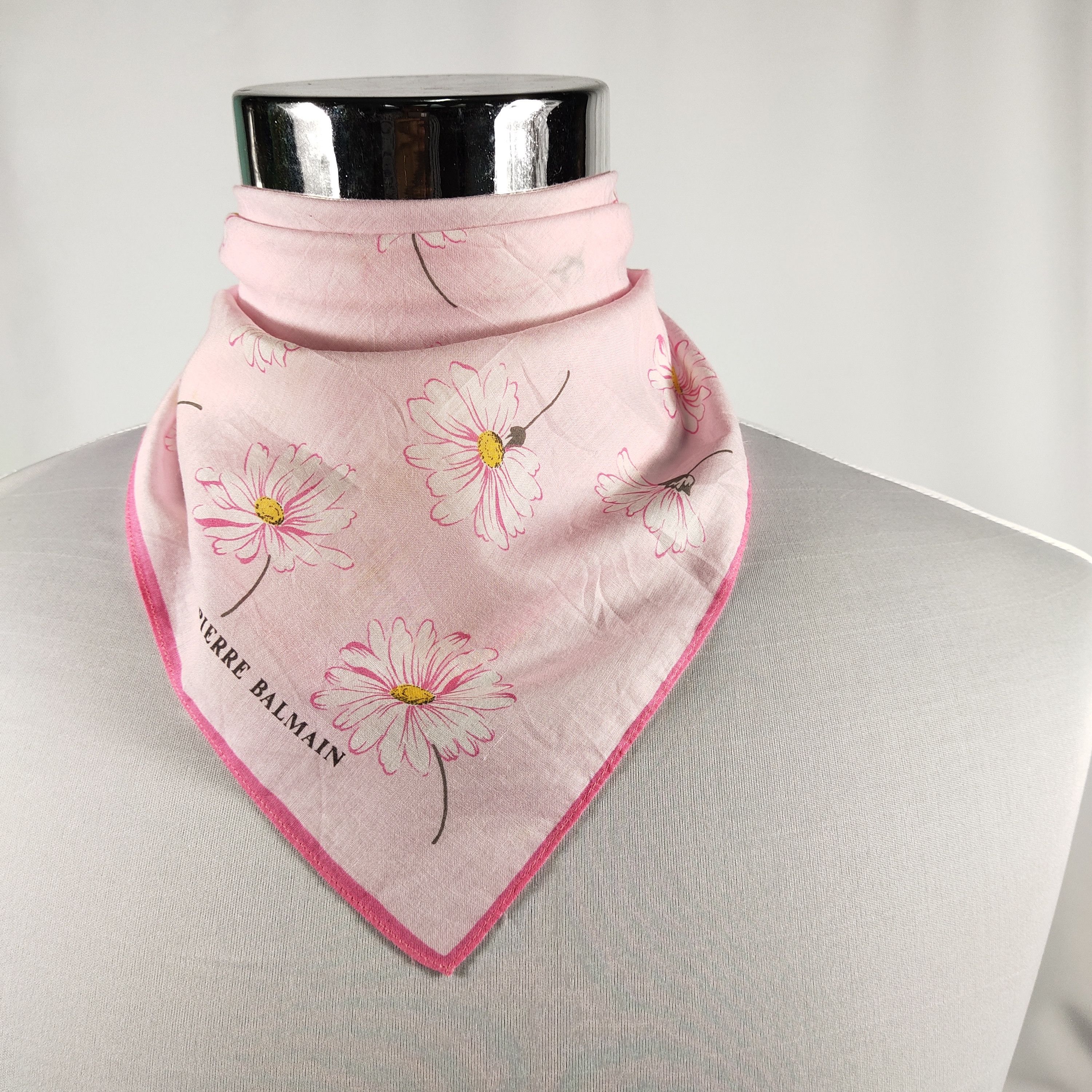 Pierre Balmain × Vintage Pierre Balmain Handkerchief / Neckerchief / Bandana FZ247 Size ONE SIZE - 1 Thumbnail