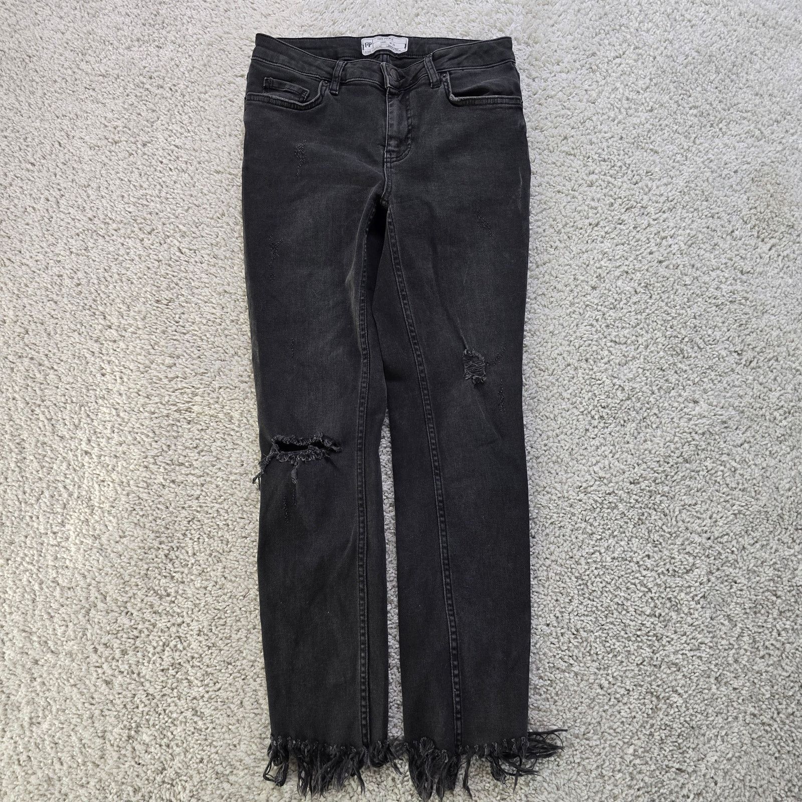 Free People Free People 26 x 26 Black wash Ripped Cuffed Skinny Jeans Size 26" / US 2 / IT 38 - 1 Thumbnail