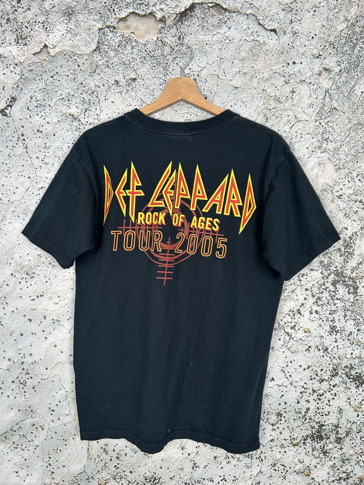 Band Tees Vintage Def Leppard Rock Of Ages 2006 Band Graphic Tee Size US M / EU 48-50 / 2 - 5 Thumbnail