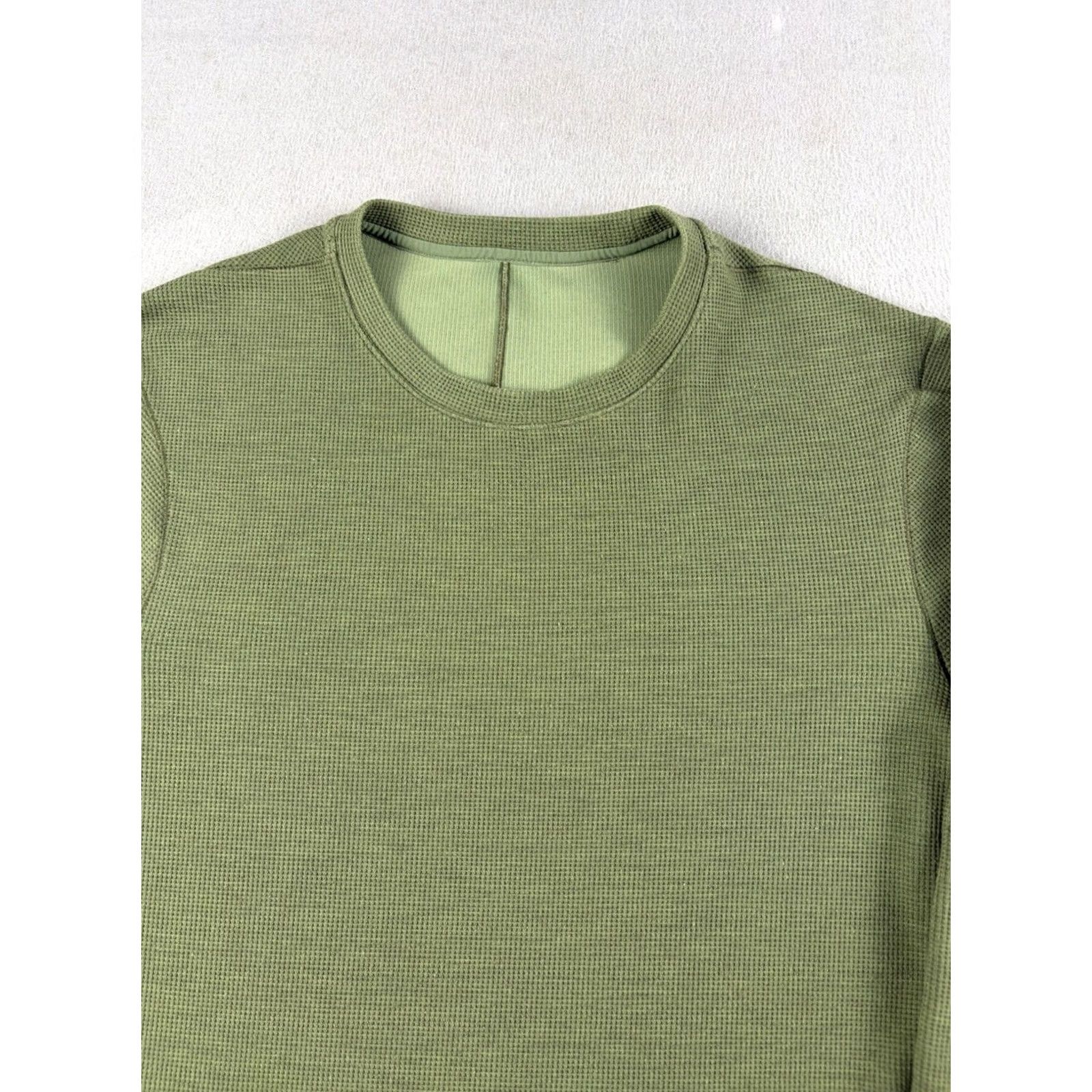 Lululemon Lululemon Shirt Men’s Size Medium Green Longsleeve Thermal Waffle Knit Logo Activewear Crew Neck Regular Fit Size US M / EU 48-50 / 2 - 2 Thumbnail