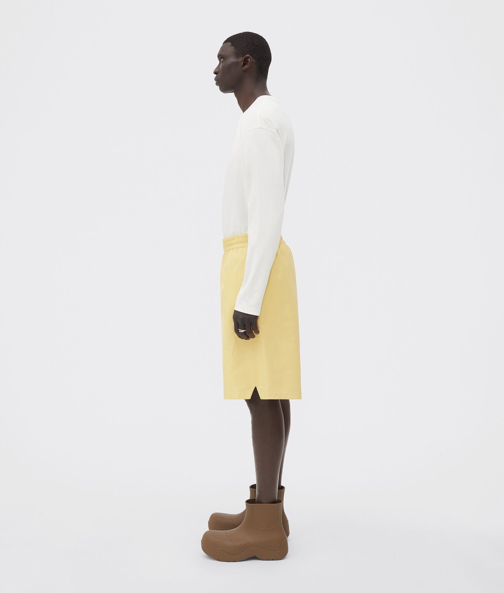 o1w1db10625 Shorts in Butter