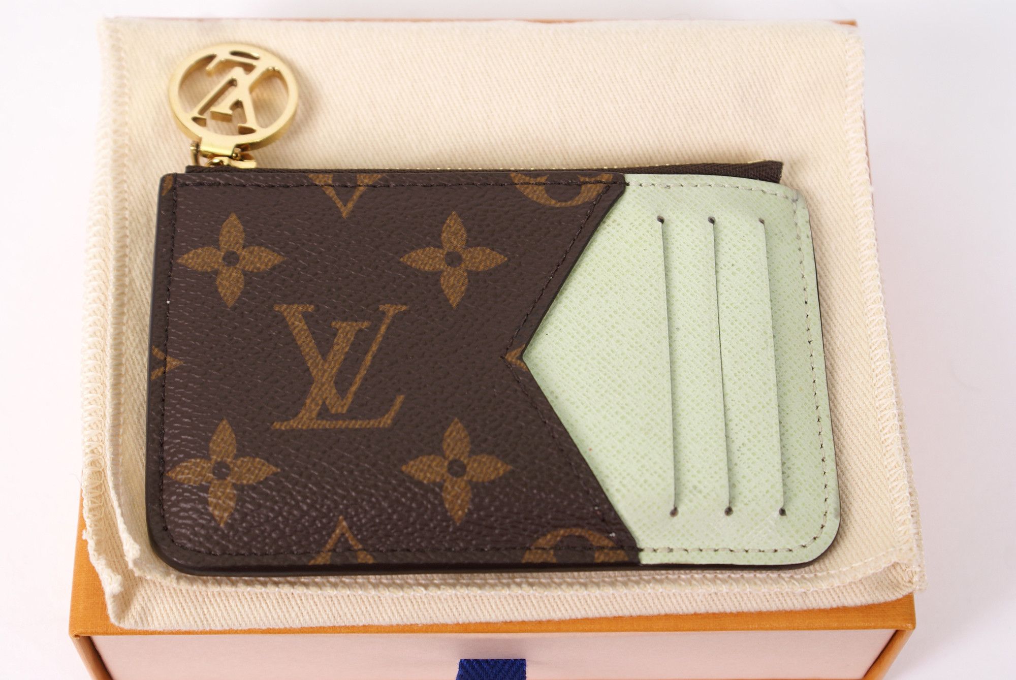Louis Vuitton Louis Vuitton Romy Card Holder Zip Coin Pouch Matcha M82939 Size ONE SIZE - 2 Thumbnail