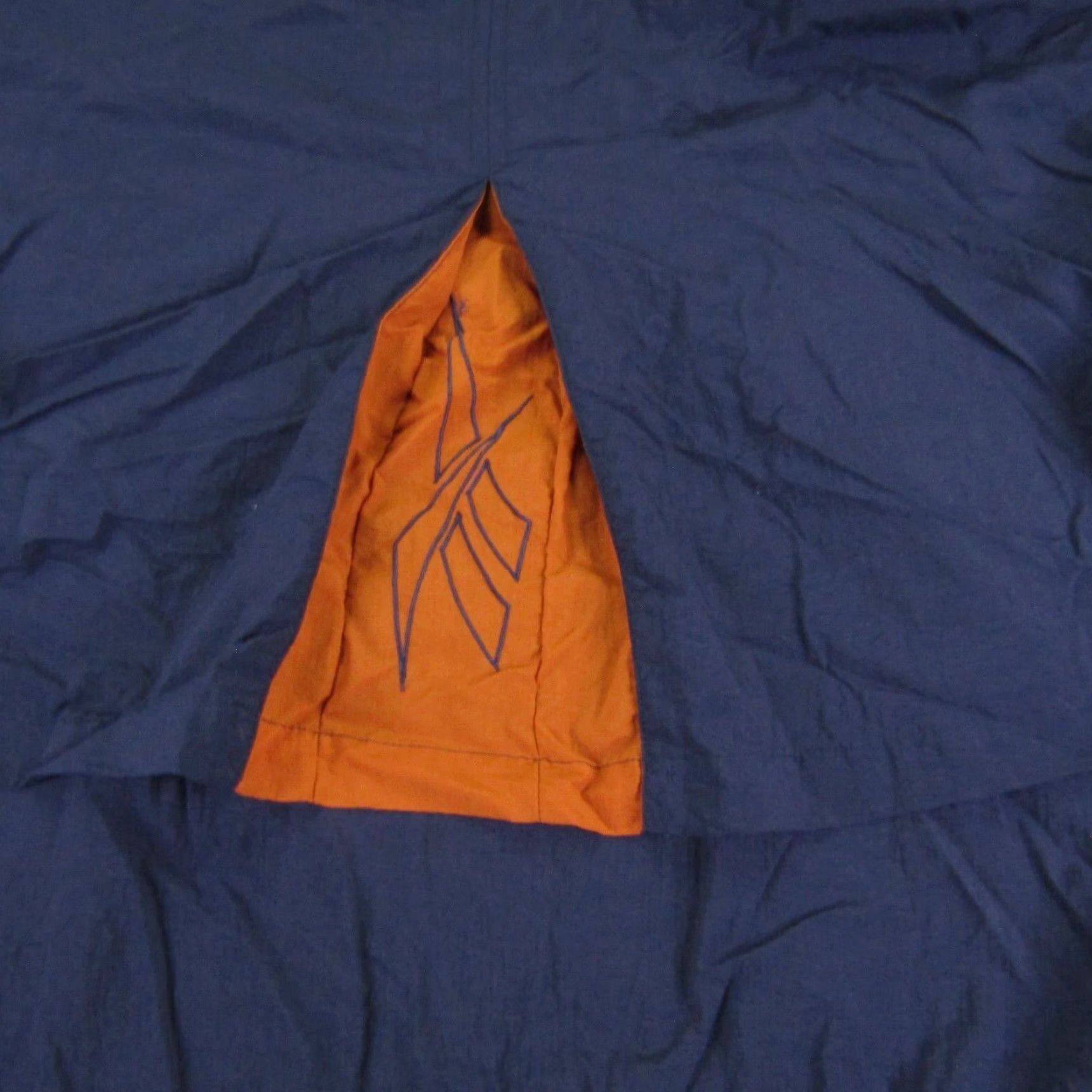 Reebok VINTAGE Reebok Jacket Men L Blue Windbreaker 90s Hooded Zip Full Zip Pockets Logo Regular Size US L / EU 52-54 / 3 - 6 Thumbnail