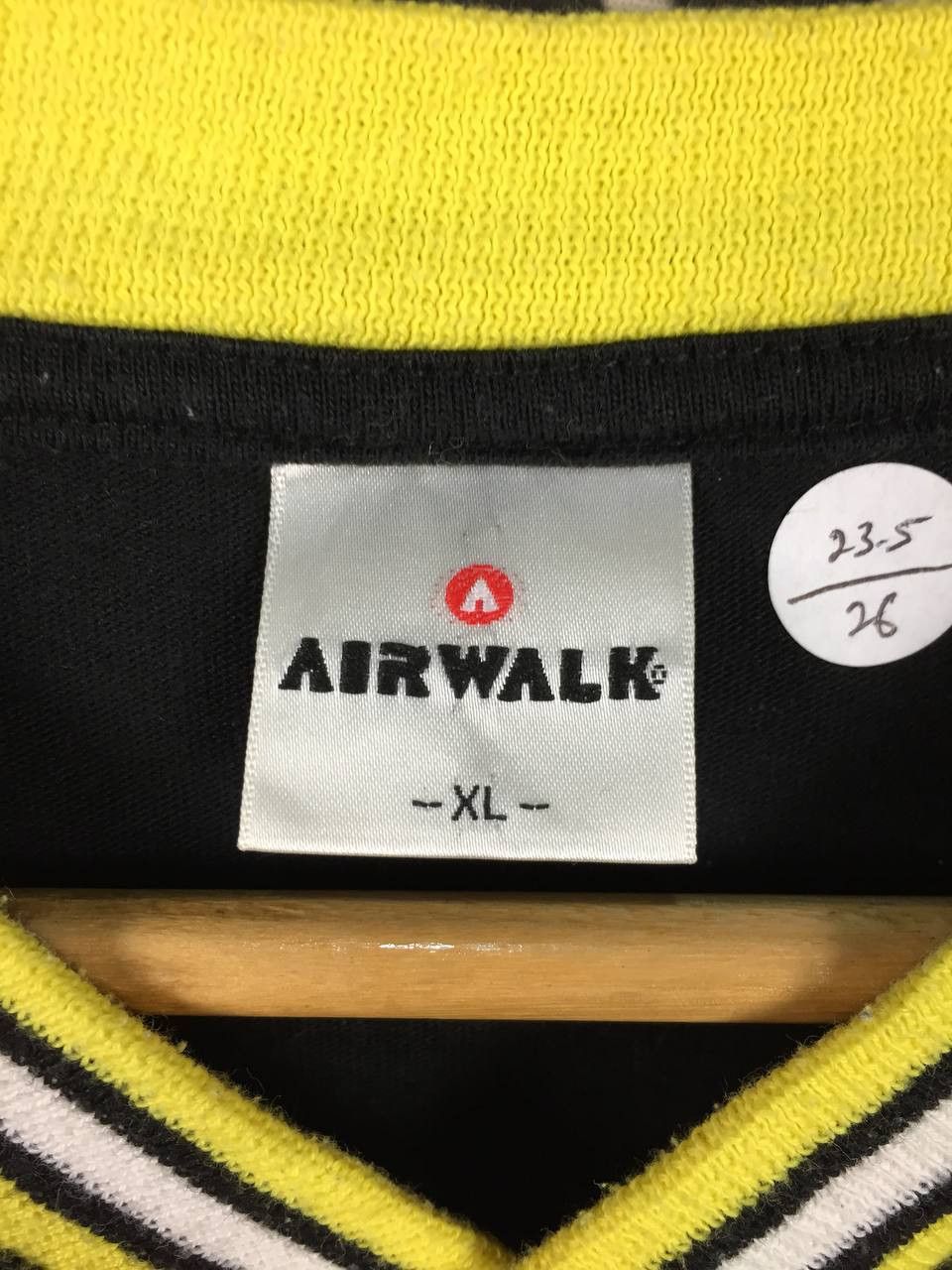 Airwalk Vtg Airwalk Skateboards Daily Dose of Freedom V-Neck Tee Size US XL / EU 56 / 4 - 6 Thumbnail