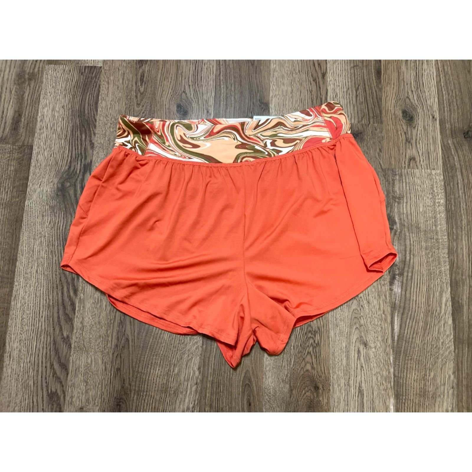 Vintage SO Shorts Women XL White Green Orange Sporty Pant NWT Seasonal Athletic Casual Modern 3 in Inseam Size 40" / US 18 - 2 Thumbnail