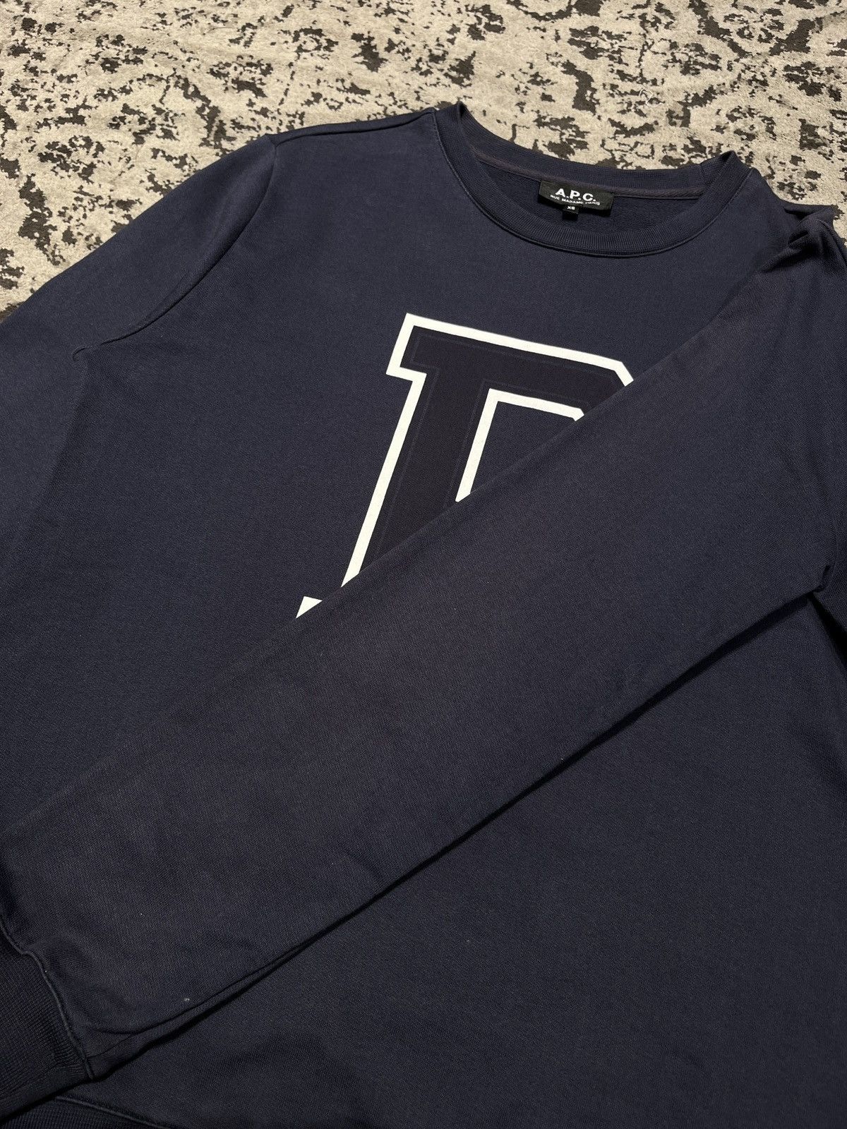 A.P.C. A.P.C Paris “P” Logo Crewneck Size US XS / EU 42 / 0 - 8 Thumbnail