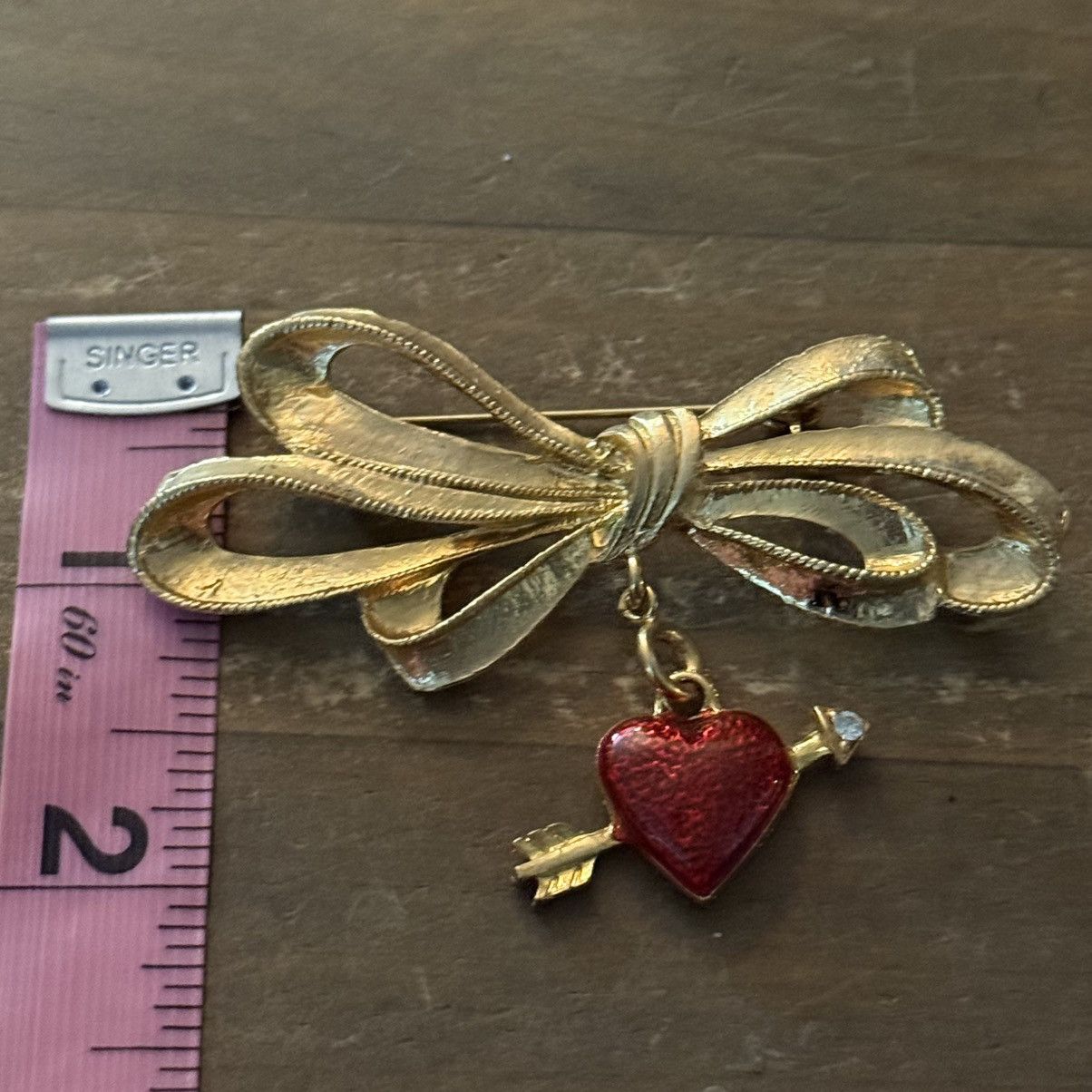 Vintage Vintage Phister Ent. golden bow with dangling heart brooch Size ONE SIZE - 2 Thumbnail