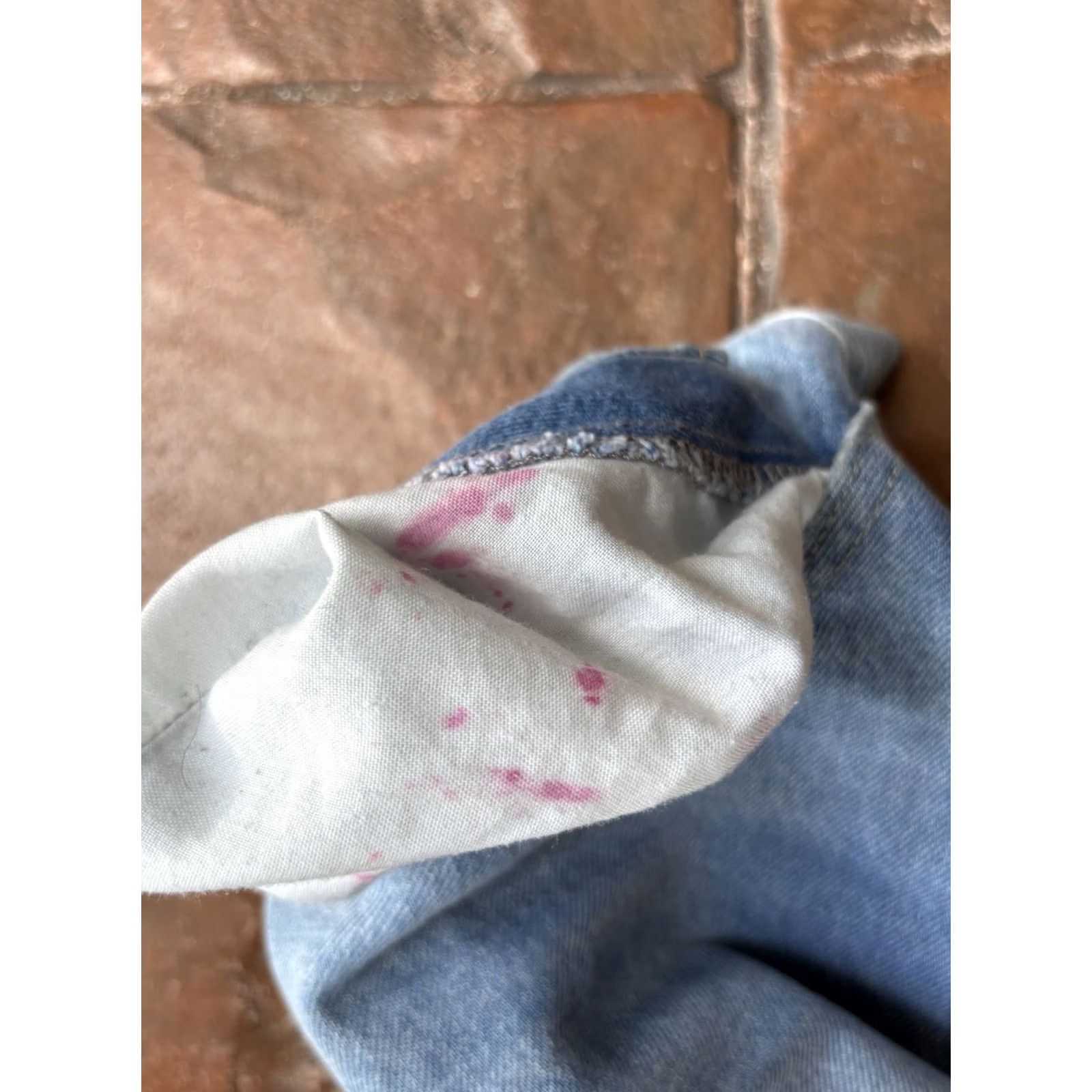 Levi's Levi's Silver Tab Mom Jean Shorts Women's 30 Light Wash Blue Distressed Size 30" / US 8 / IT 44 - 4 Thumbnail