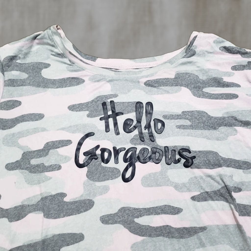 Vintage Hello Gorgeous Women's Pajama Shirt Camouflage Pink & Gray Adult Size L Large Size S / US 4 / IT 40 - 1 Thumbnail