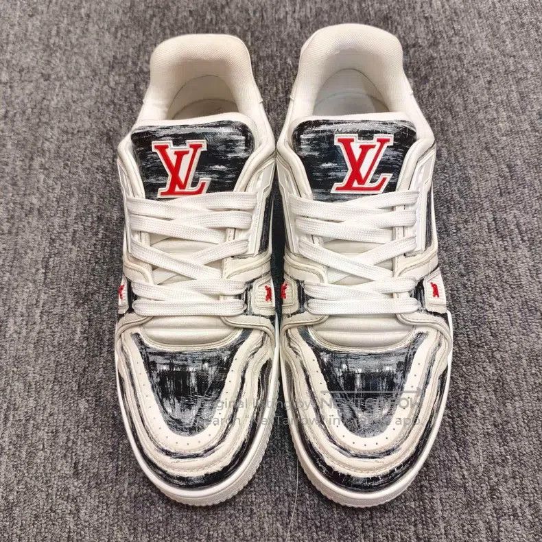 Louis Vuitton Louis Vuitton Trainer doodle shoes Size US 7.5 / EU 40-41 - 2 Thumbnail