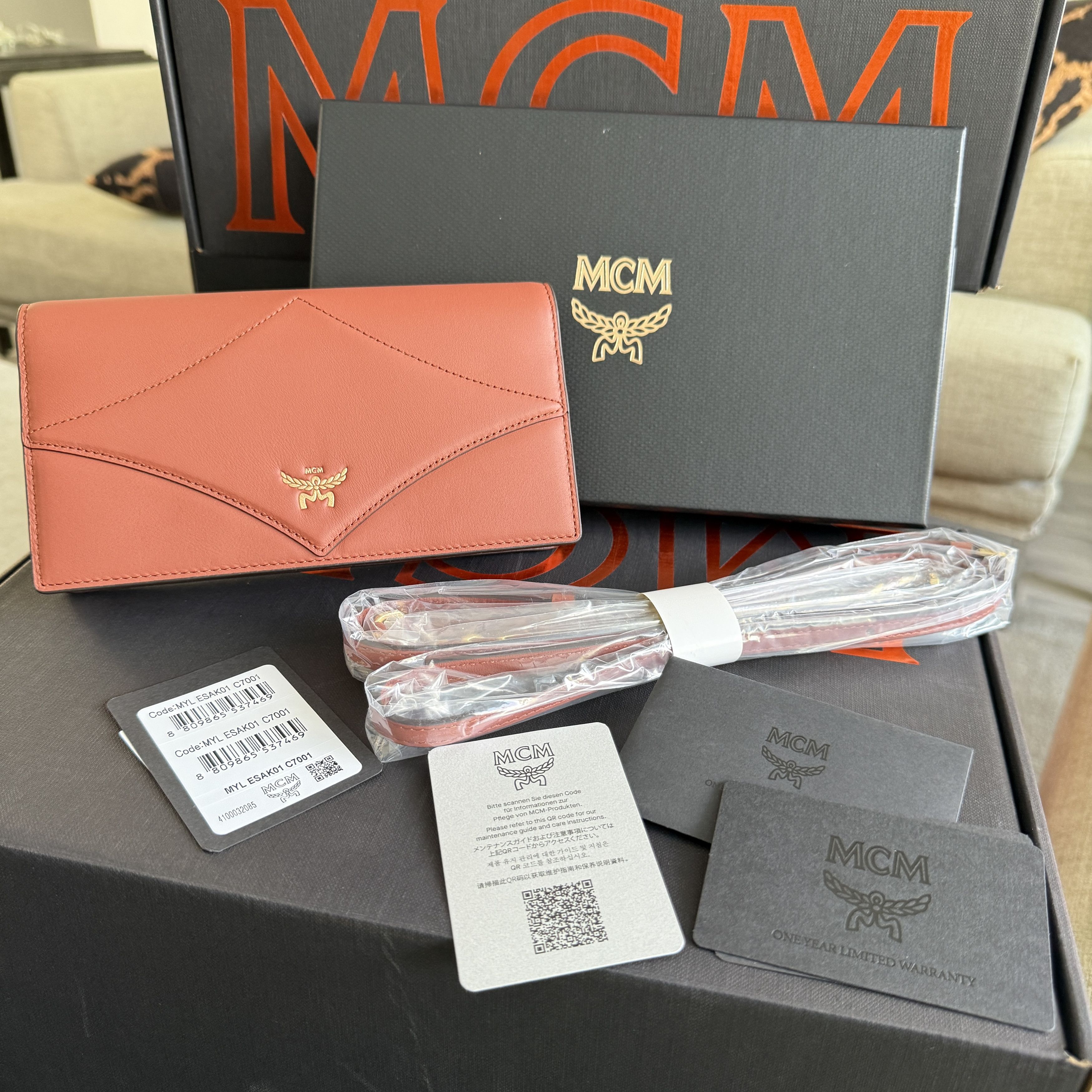 MCM MCM Wallet Purse On Leather and Chain, MYL ESAK01 X7001 Size ONE SIZE - 4 Thumbnail
