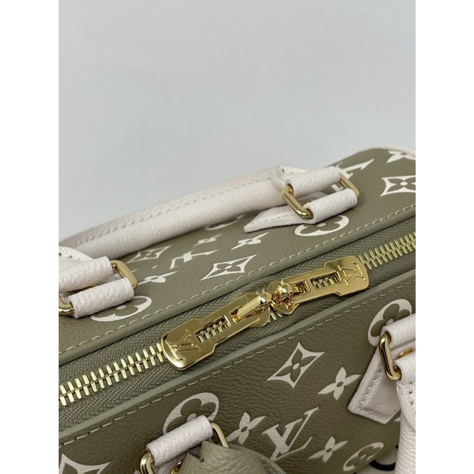 Louis Vuitton Louis Vuitton Speedy Bandouliere Satchel Bag 20 KhaKI Size ONE SIZE - 4 Thumbnail
