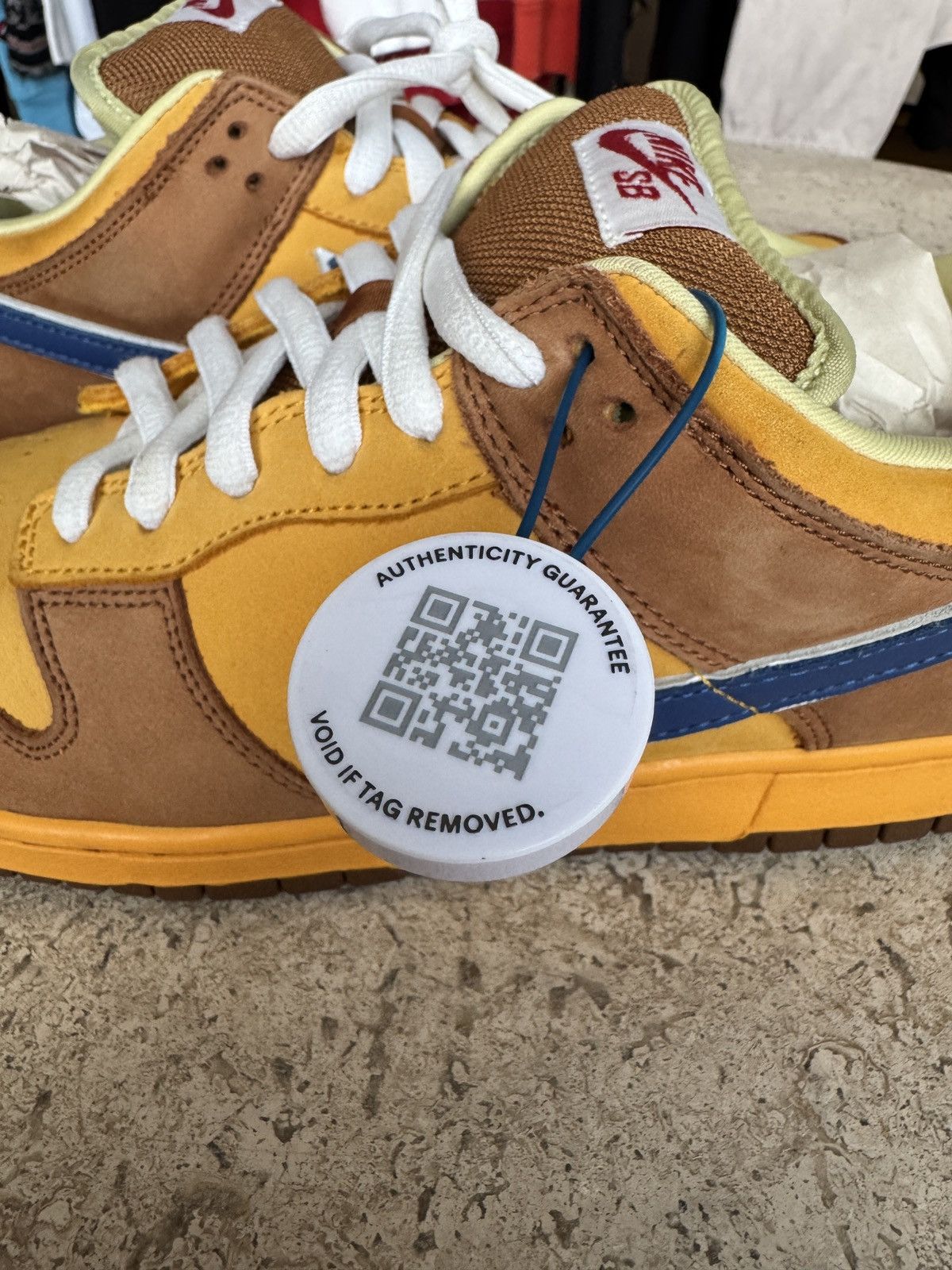 Nike SB Nike SB Dunk Low Newcastle Brown Ale Size US 10.5 / EU 43-44 - 9 Thumbnail