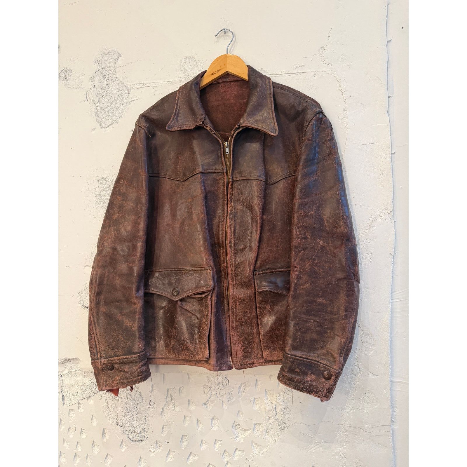 Vintage Vintage Brown Thrashed Plaid Lined Leather Jacket Size US XL / EU 56 / 4 - 1 Thumbnail