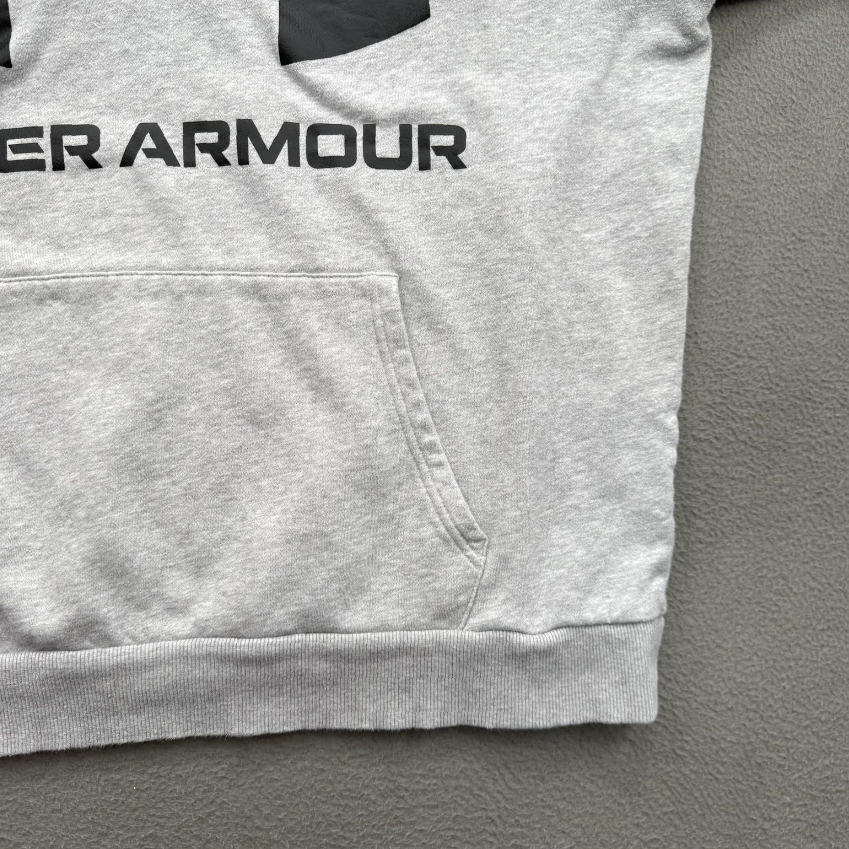 Under Armour Under Armour Hoodie Mens XL Gray Logo Pullover Fleece Sweatshirt Kangaroo Pocket Size US XL / EU 56 / 4 - 7 Thumbnail