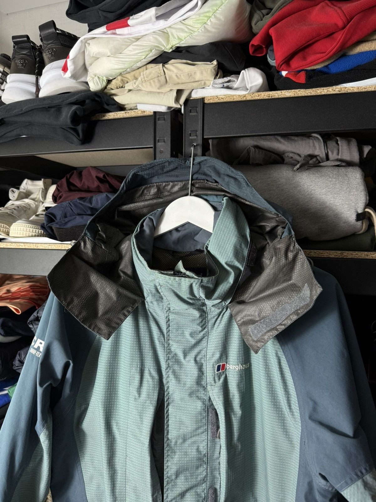 Berghaus Berghaus Gore-Tex XCR Jacket Vintage Hooded Waterproof WMNS Size M / US 6-8 / IT 42-44 - 10 Thumbnail