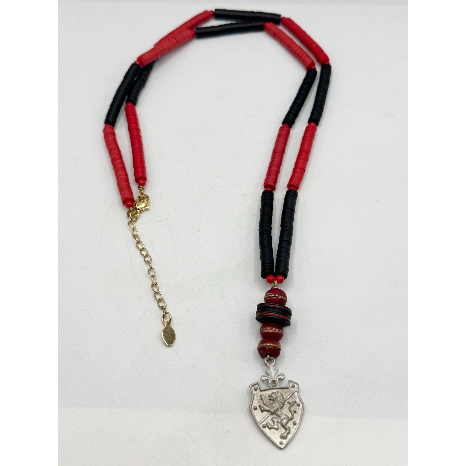 Vintage Vintage red black record bead shield pendant charm necklace Size ONE SIZE - 4 Thumbnail