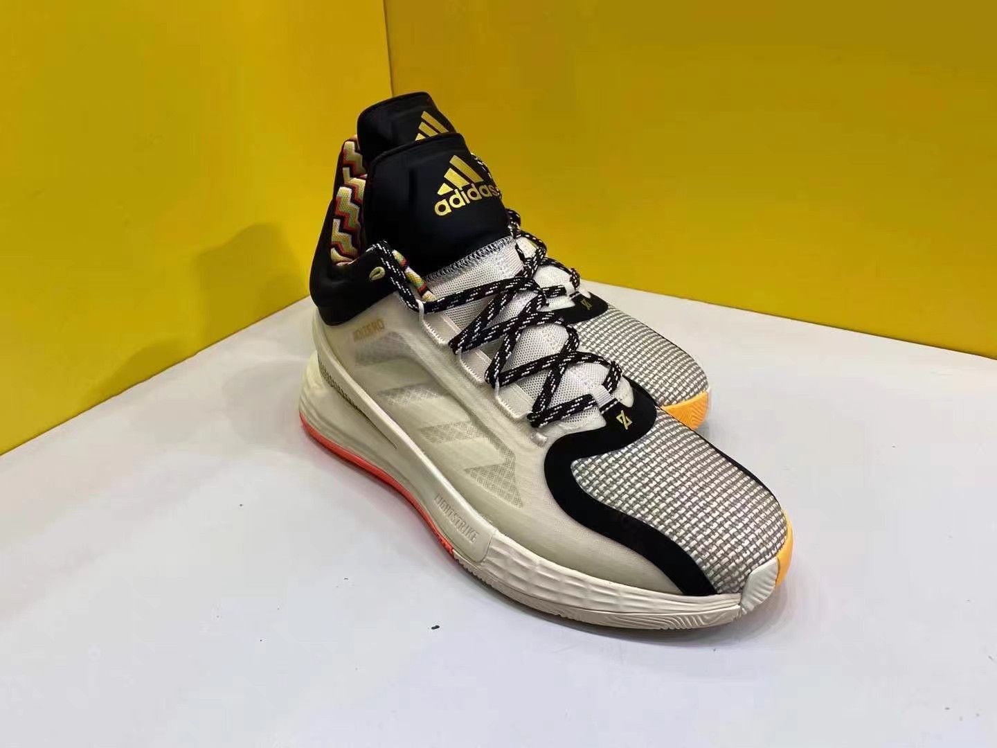 Adidas adidas D Rose 11 Pink White K15 Size US 9.5 / EU 42-43 - 3 Thumbnail
