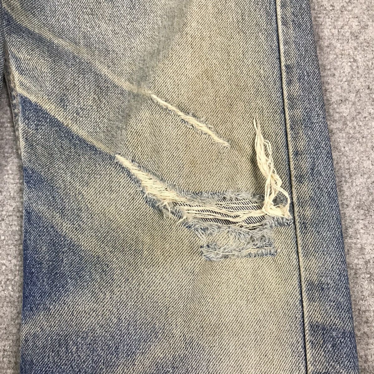 Levi's Vintage Clothing Levi’s 505 Distressed Denim Jeans Pants Size US 28 / EU 44 - 3 Thumbnail