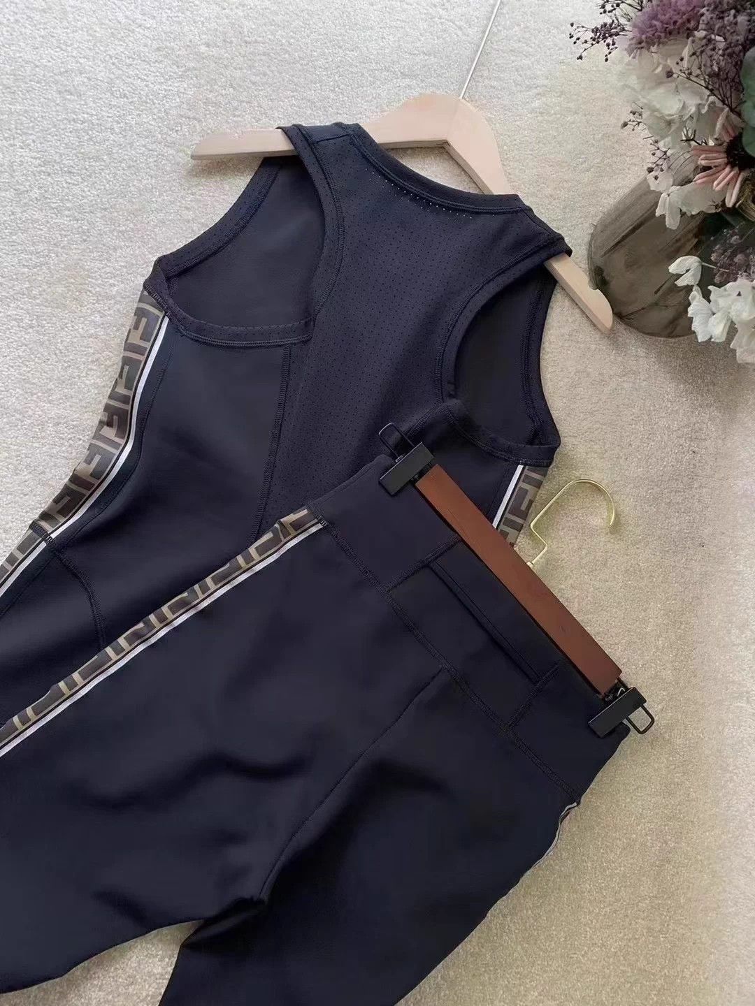 Fendi FENDI Sleeveless Sport Tracksuit New 42/38 AC419 Size XS / US 0-2 / IT 36-38 - 5 Thumbnail