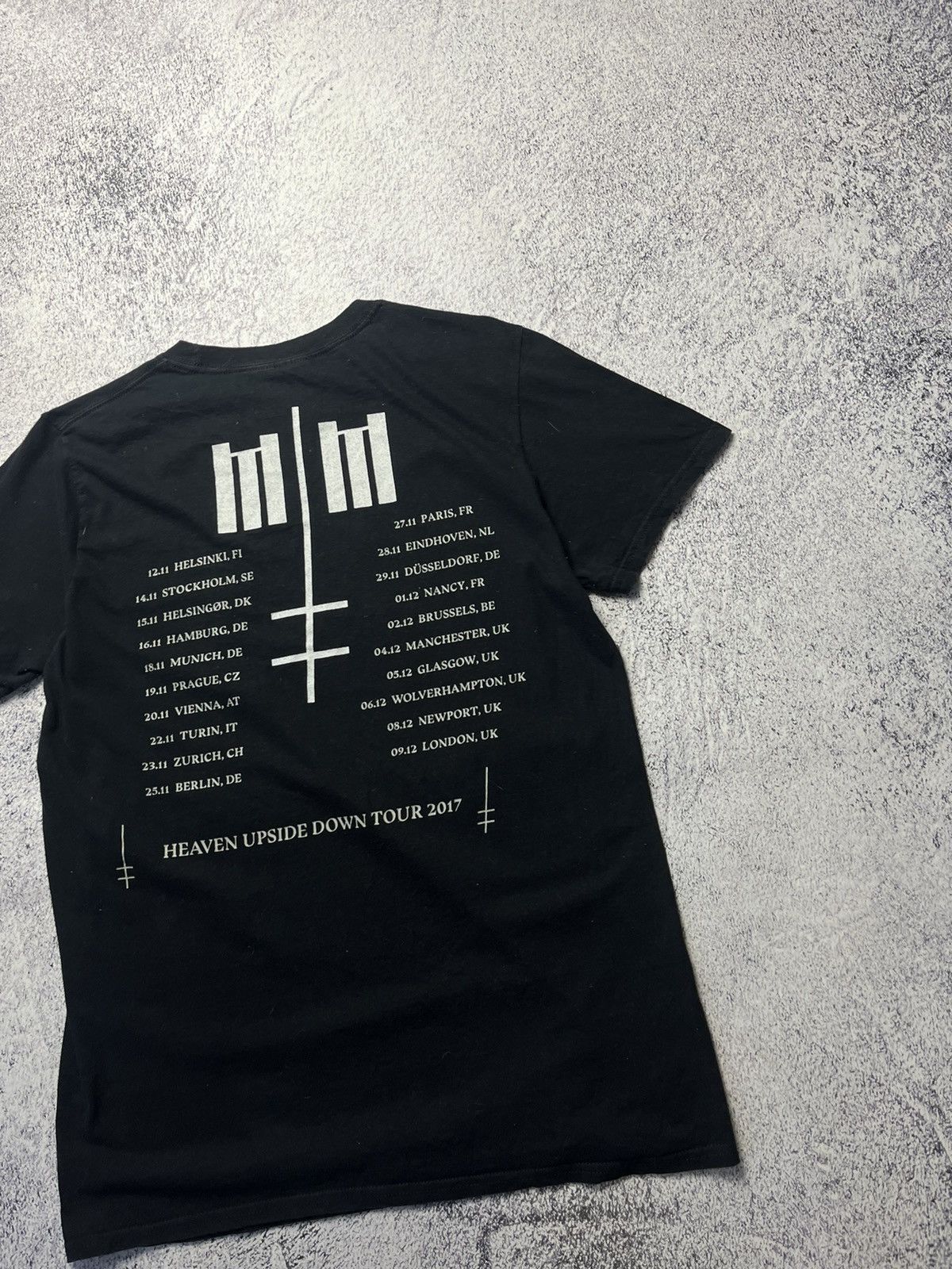 Band Tees Marilyn Manson Heaven Upside Down 2017 Tour T Shirt Size US M / EU 48-50 / 2 - 14 Thumbnail