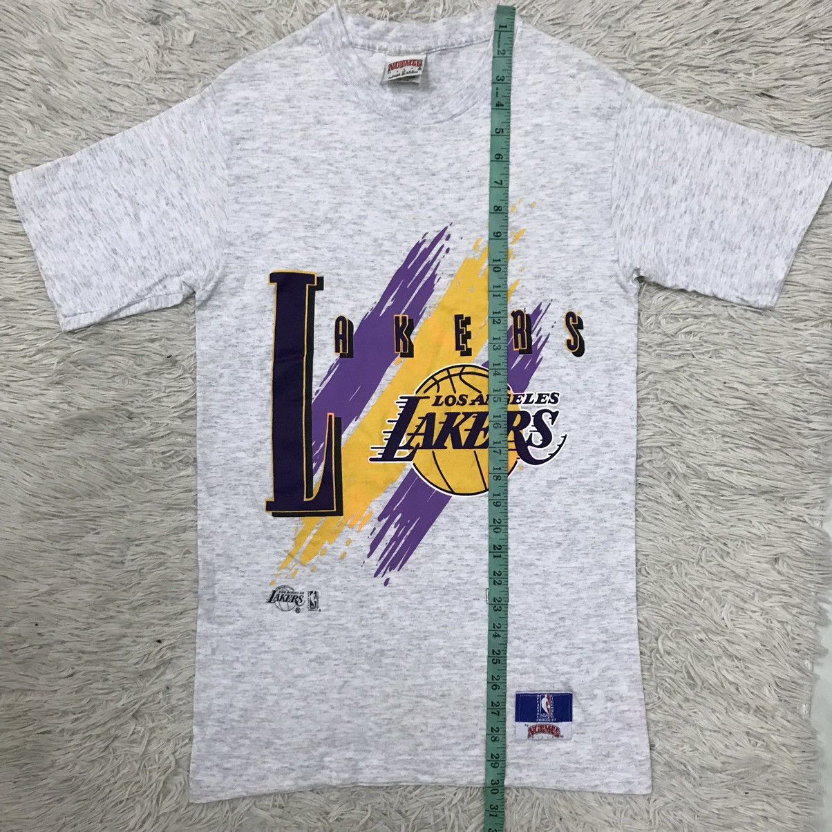 NBA VINTAGE 90s LAKERS NUTMEG MILLS NBA TSHIRT Size US S / EU 44-46 / 1 - 16 Thumbnail