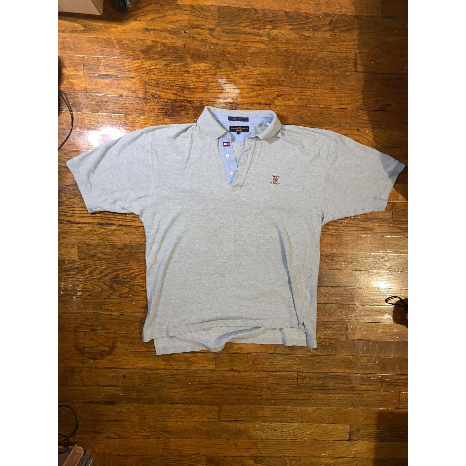 Tommy Hilfiger Tommy Hilfiger Golf Polo Shirt XL Gray Crest Made in Saipan Size US XL / EU 56 / 4 - 1 Thumbnail