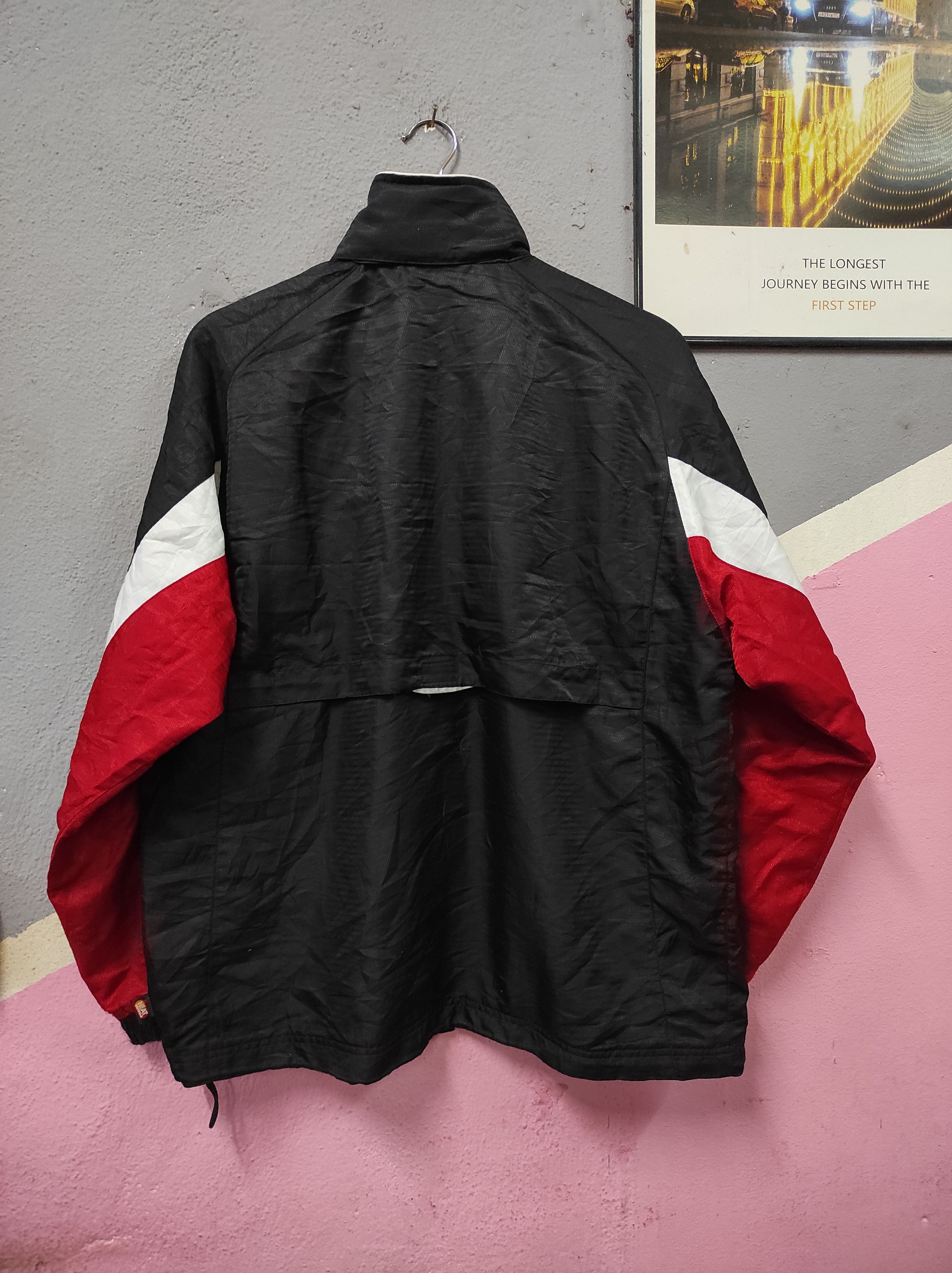 Japanese Brand YONEX HEAT CAPSULE MULTICOLOUR LIGHT JACKET HOODED Size US M / EU 48-50 / 2 - 7 Thumbnail