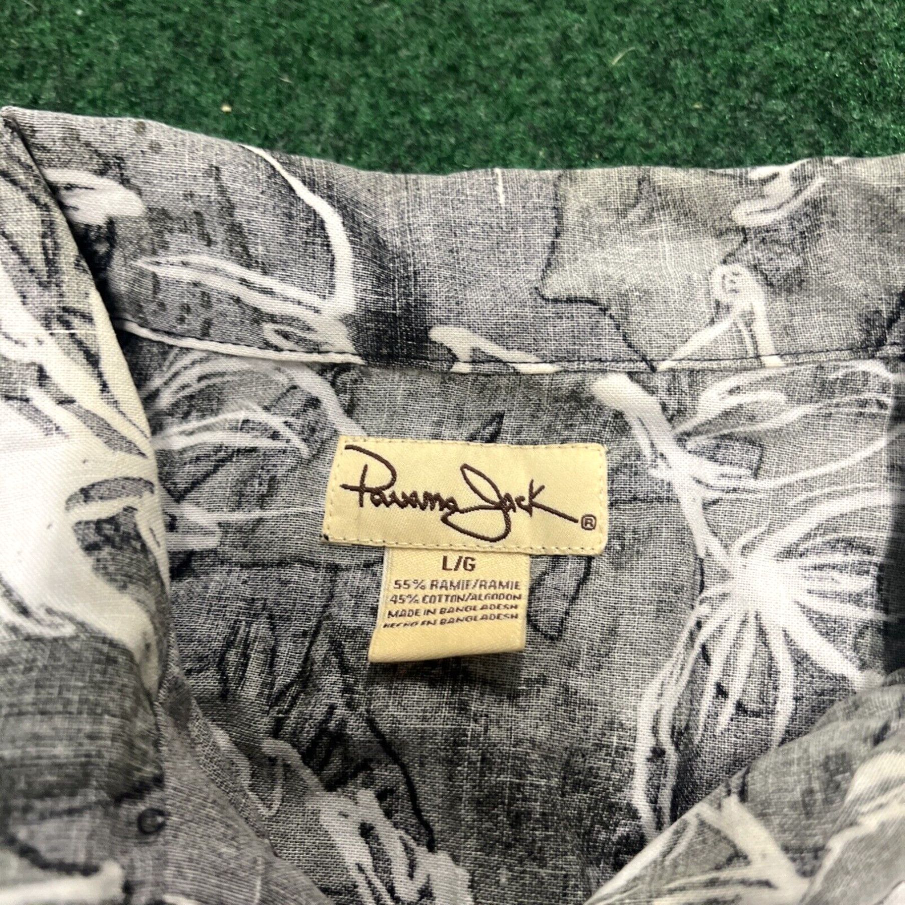 Panama Jack Panama Jack Men Large Hawaiian Shirt Floral Gray Short Sleeve Vacation Tropical Size US L / EU 52-54 / 3 - 7 Thumbnail