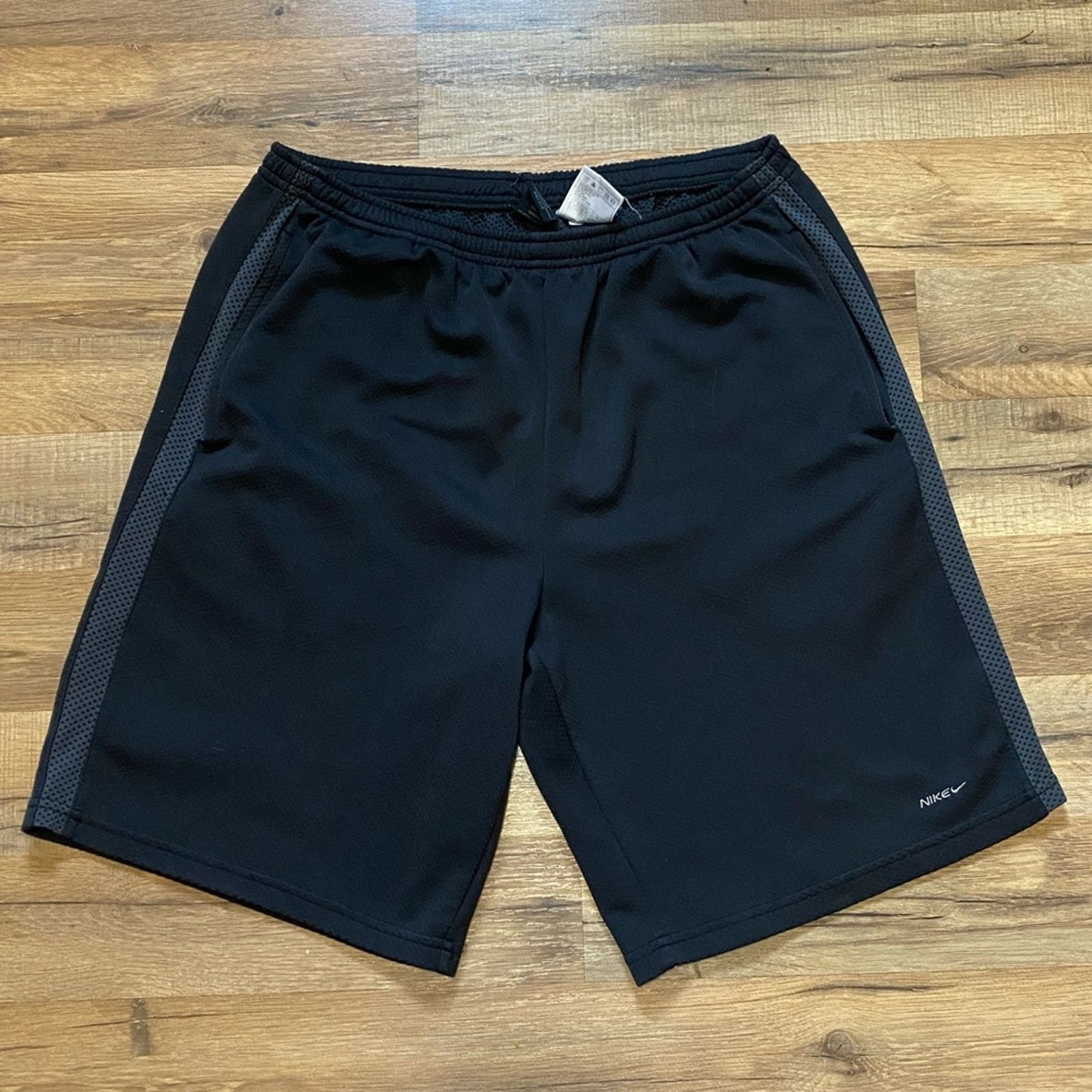Nike Y2K Nike Dri-Fit Shorts Size US 32 / EU 48 - 1 Thumbnail