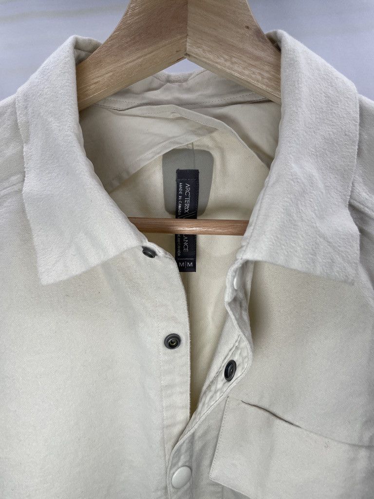 Arc'teryx ARCTERYX VEILANCE SH08 Patrol Birchwood Button Down Shirt Size US M / EU 48-50 / 2 - 12 Thumbnail