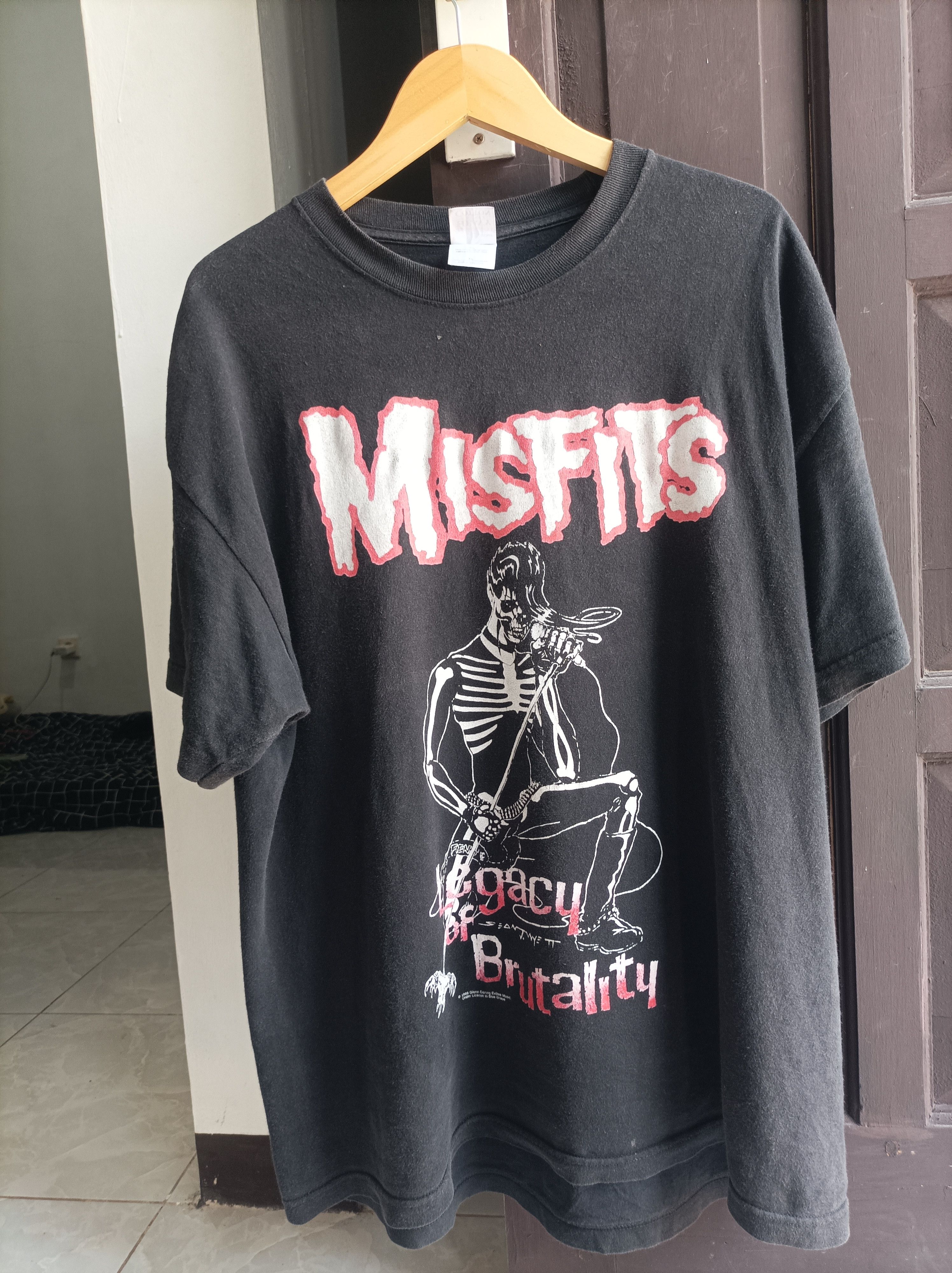 Band Tees Misfits legacy of brutality 99 Size US XL / EU 56 / 4 - 1 Thumbnail