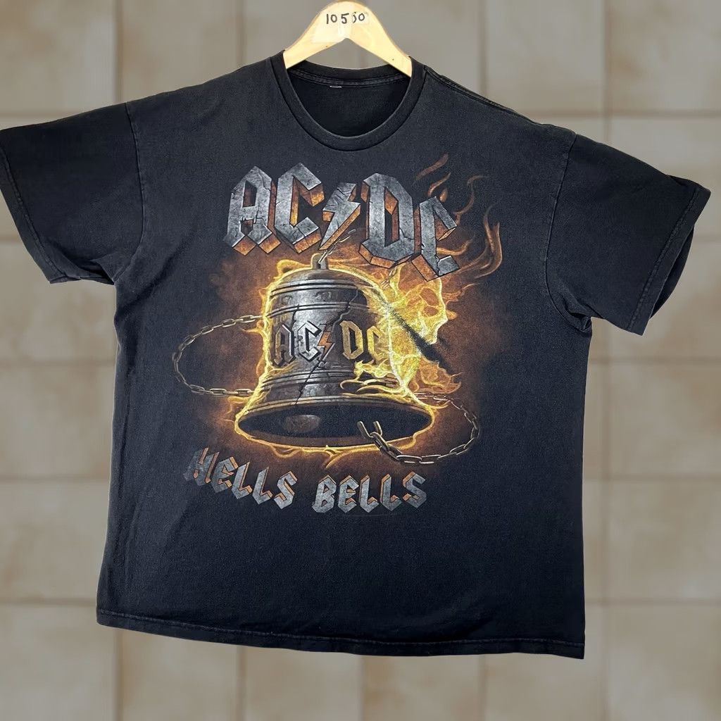 AAA VINTAGE ACDC Hells Bells T-Shirt Mens XL Black Graphic Print Rock Band 90s 2000s Shirt Crew Neck Short Sleeve Angu s? Size US XL / EU 56 / 4 - 1 Thumbnail