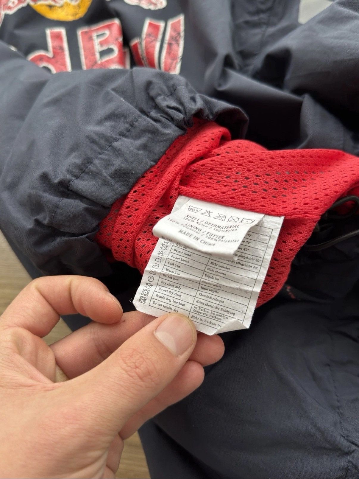 Red Bull Red Bull Infiniti Racing Windbreaker Distressed Jacket SizeS Size US S / EU 44-46 / 1 - 15 Thumbnail