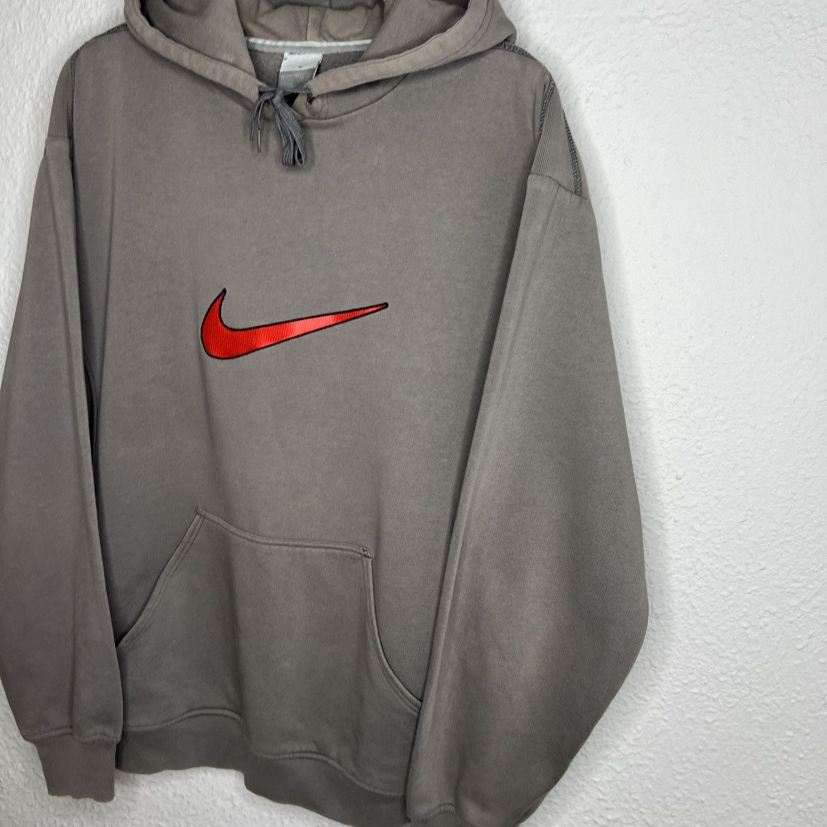 Nike Vintage Nike Hoodie Big Spellout Logo Swoosh Grey Faded 90s Size US XL / EU 56 / 4 - 3 Thumbnail