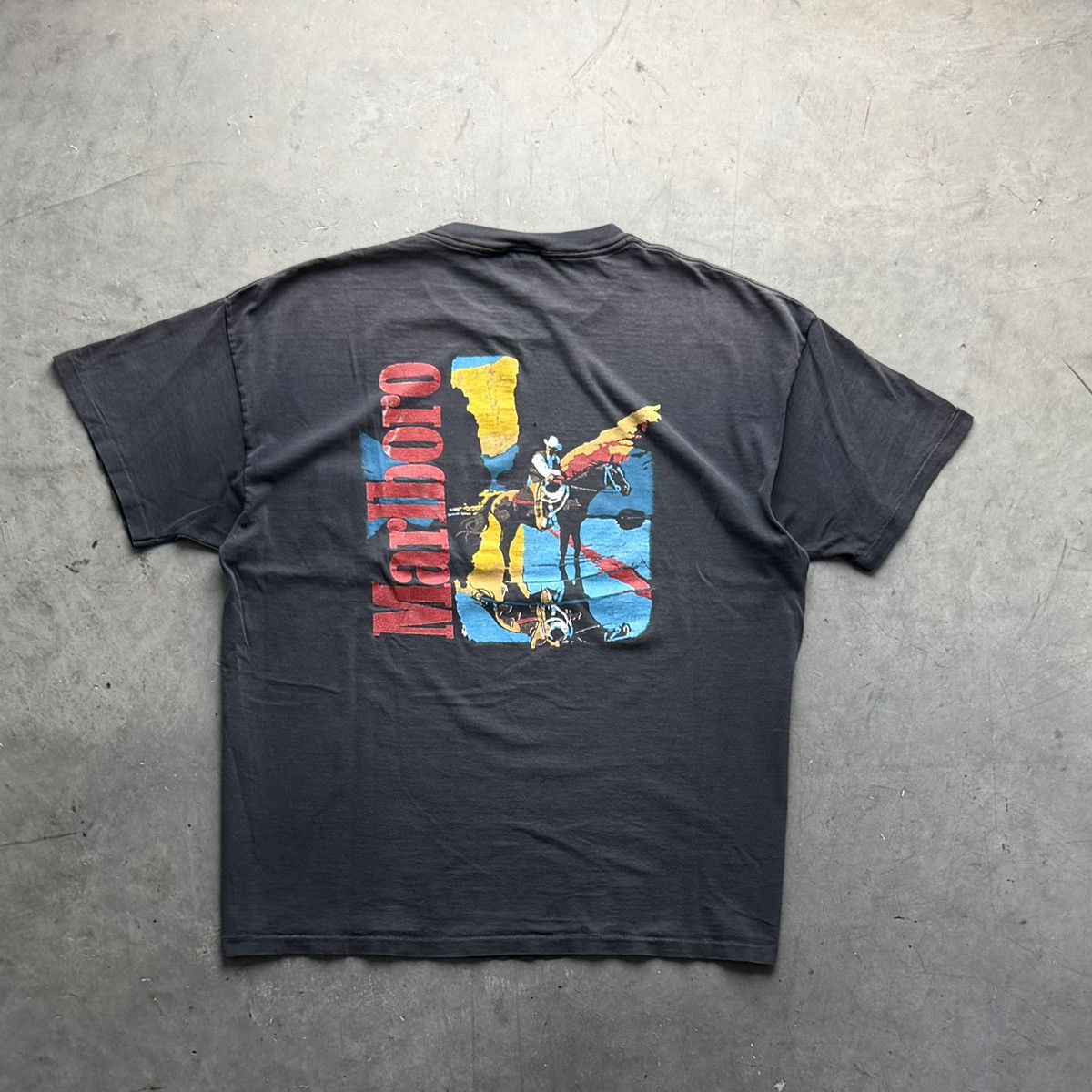 Marlboro VINTAGE 90s FADED BLACK MARLBORO COWBOY T SHIRT XL THRASHED Size US XL / EU 56 / 4 - 1 Thumbnail
