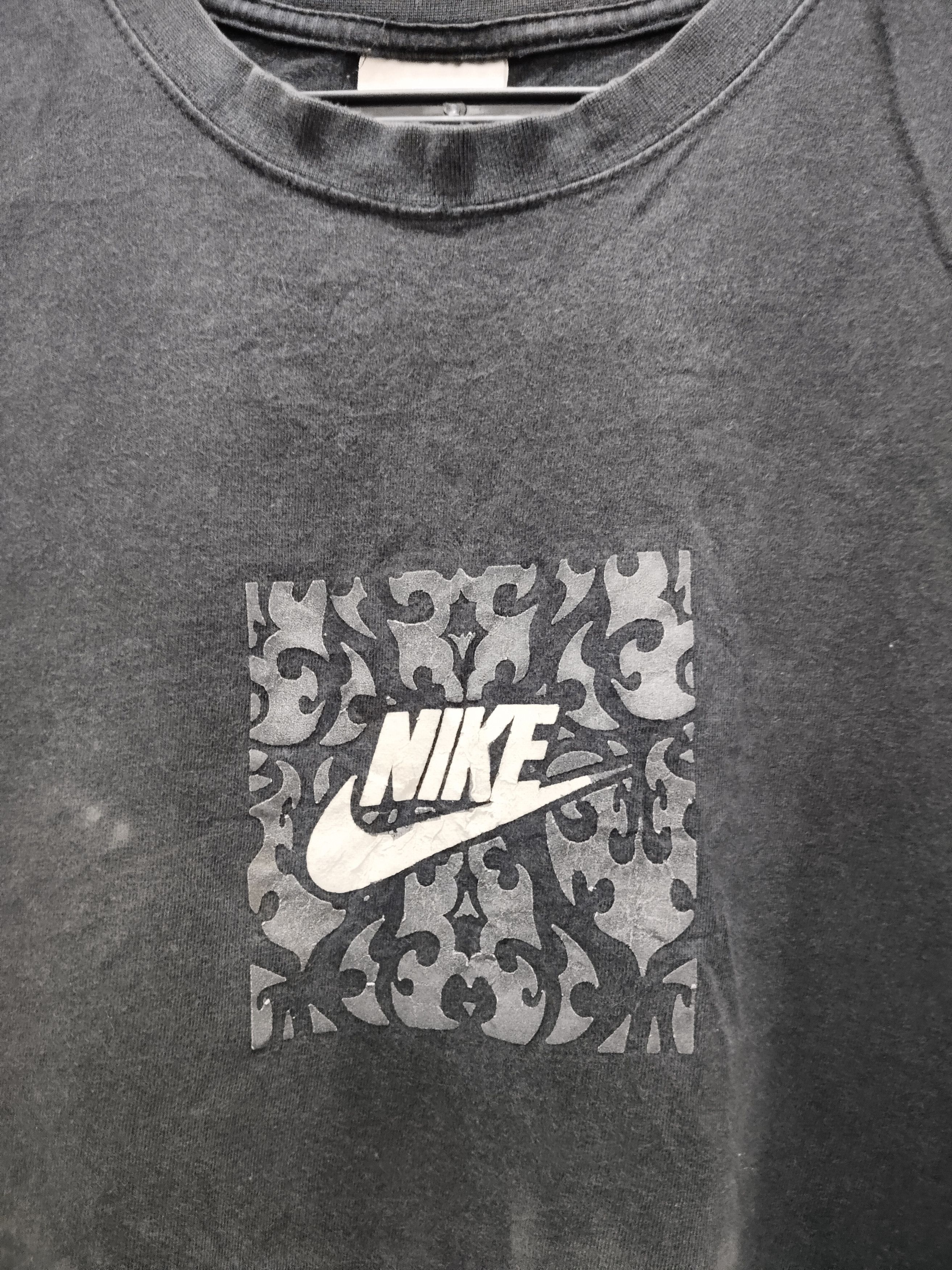 Nike × Vintage Vintage Y2K Nike Big Logo Tshirt Size US L / EU 52-54 / 3 - 2 Thumbnail