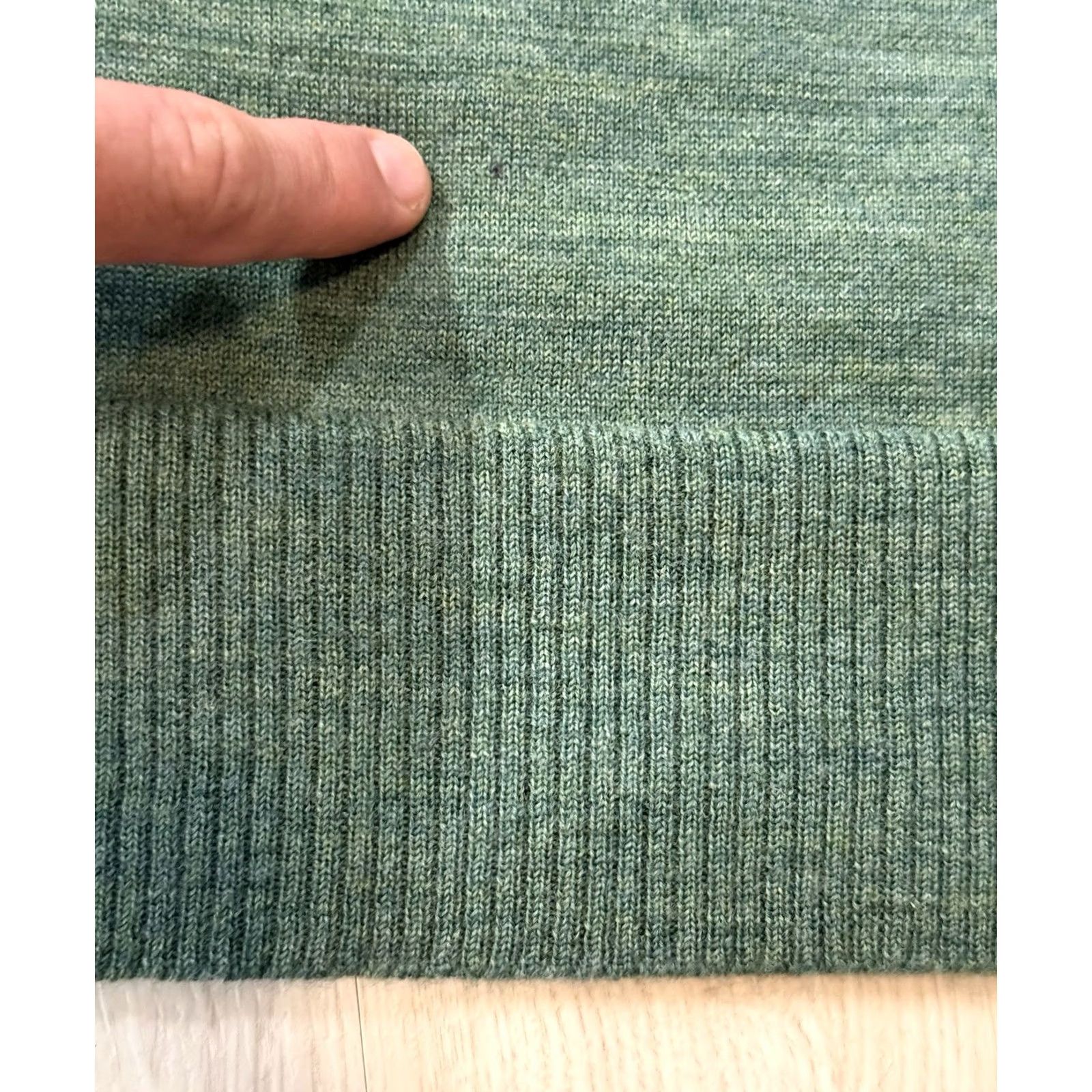 Relwen Relwen Wool V-Neck Sweater XL Men Green Solid Long Sleeve Pullover Knit Size US XL / EU 56 / 4 - 5 Thumbnail