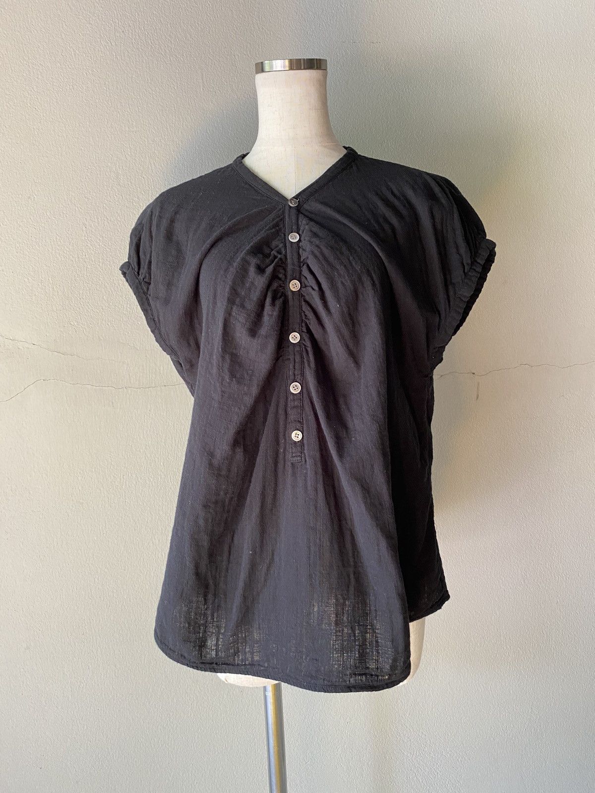 Issey Miyake Plantation Black Buttoned V-Neck Blouse Size M / US 6-8 / IT 42-44 - 10 Thumbnail