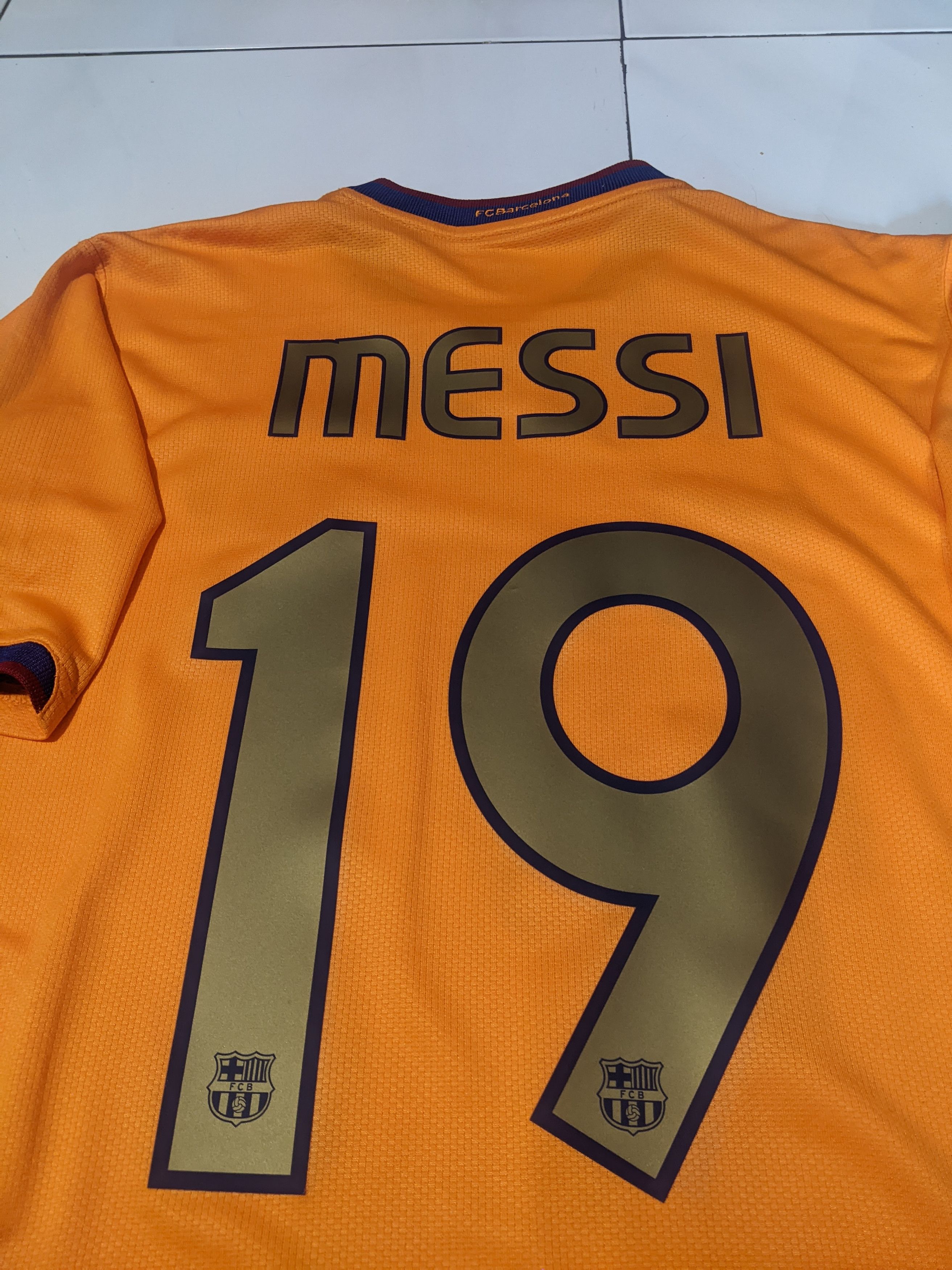 Nike FC Barcelona 2006 Away Jersey Messi Jersey football shirt Size US M / EU 48-50 / 2 - 3 Thumbnail