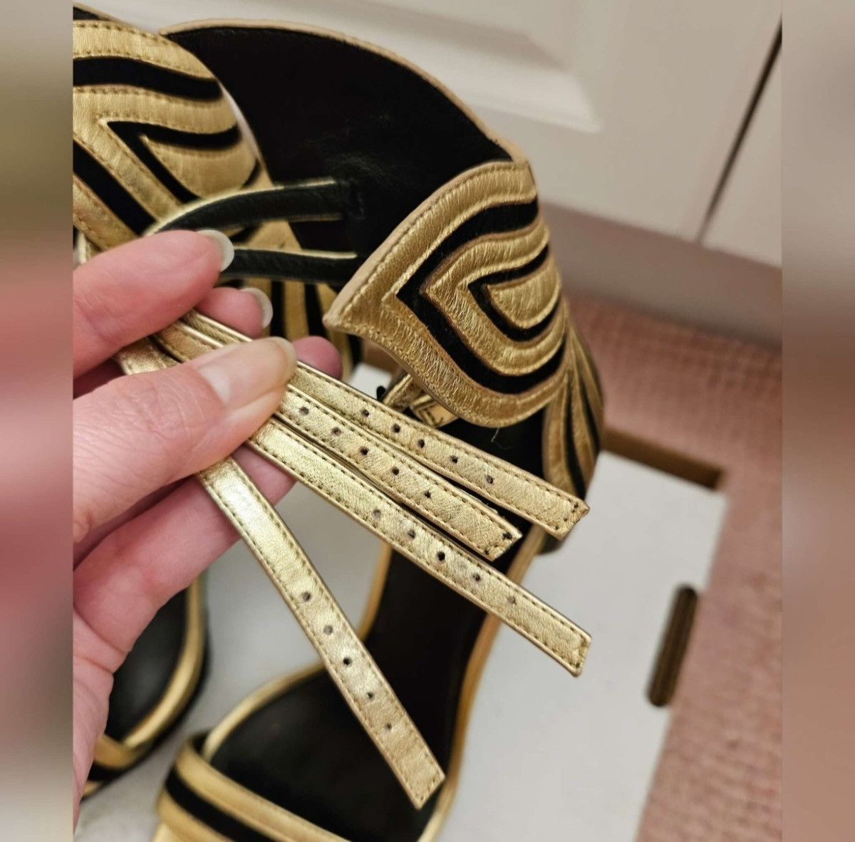 Vintage StellaLuna Gold Wings Leather Double Strap Heel Sandals Size US 6 / IT 36 - 14 Thumbnail