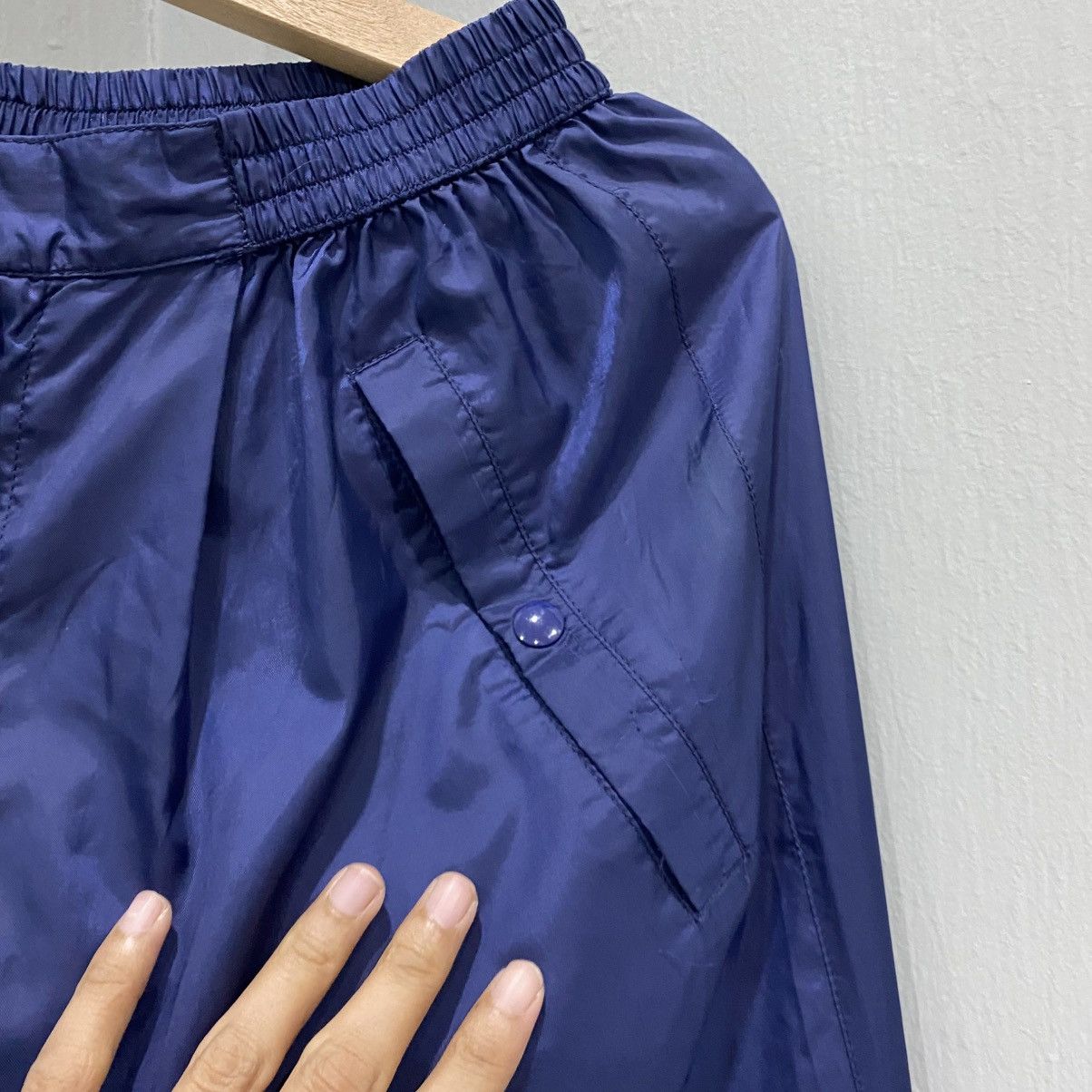 Balenciaga Vintage Balenciaga Golf Paris Navy Blue Nylon Track Pants Size US 28 / EU 44 - 11 Thumbnail