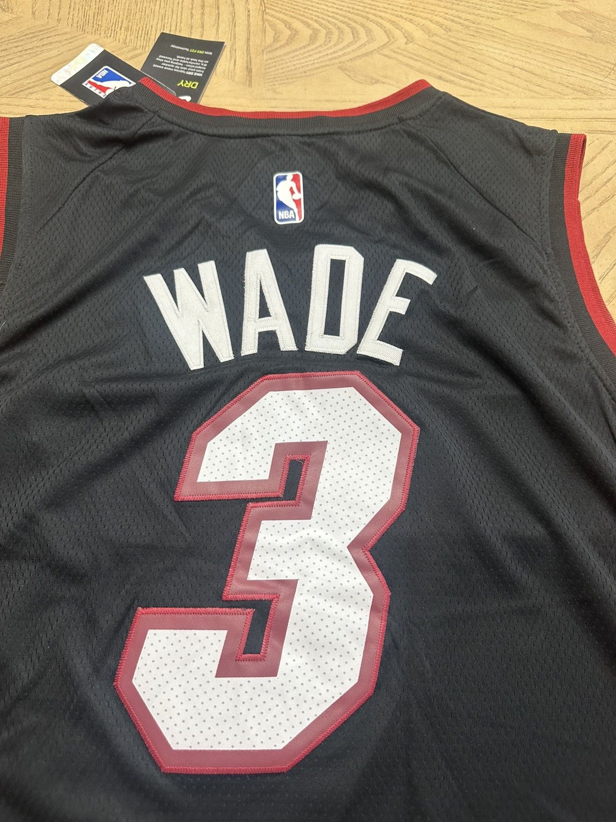 Nike Dwyane Wade Miami Heat Nike Association Edition Swingman Size US L / EU 52-54 / 3 - 8 Thumbnail